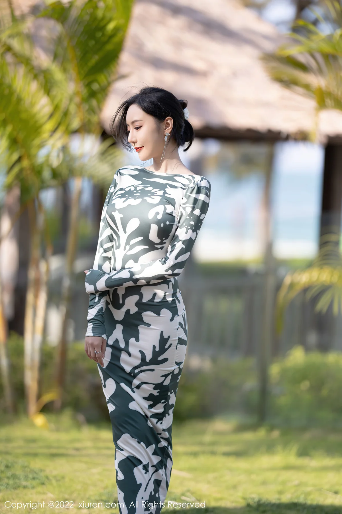 XiuRen 秀人 No.5194 王馨瑶 街拍嫩模 - 1