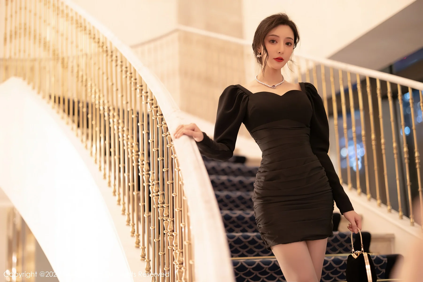 XiuRen 秀人 No.5251 露肩短裙 王馨瑶yanni 厦门旅拍11 - 2