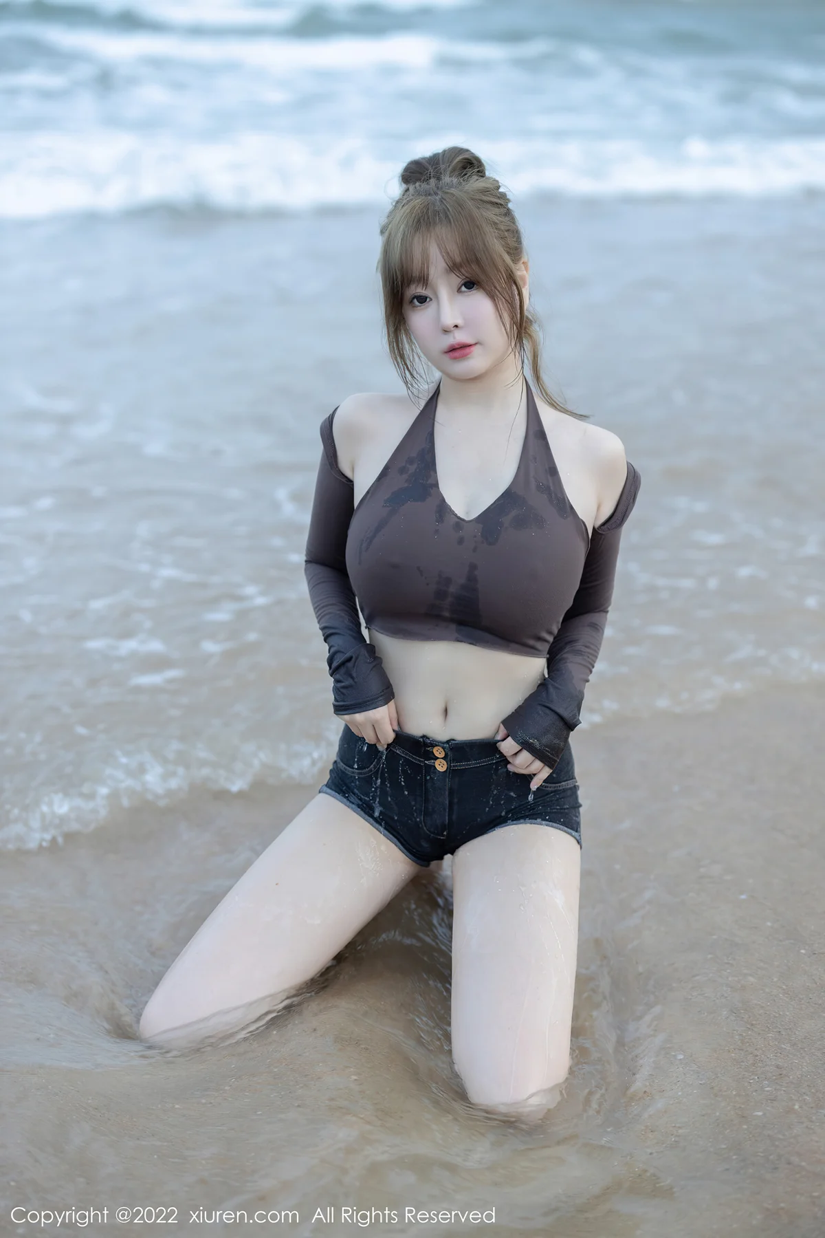 XiuRen 秀人 No.5281 收身短款上衣 王雨纯 海南万宁旅拍1 - 3