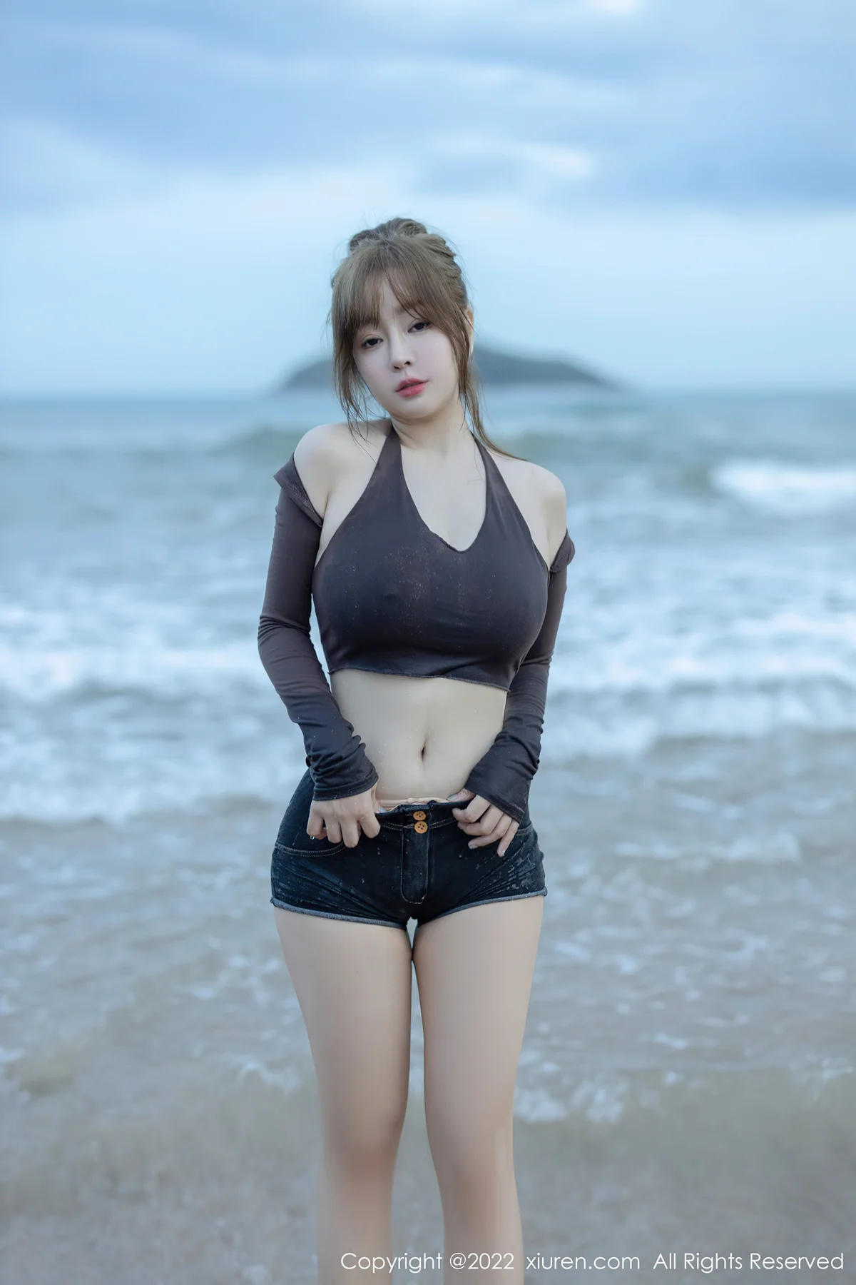 XiuRen 秀人 No.5281 收身短款上衣 王雨纯 海南万宁旅拍1 - 9