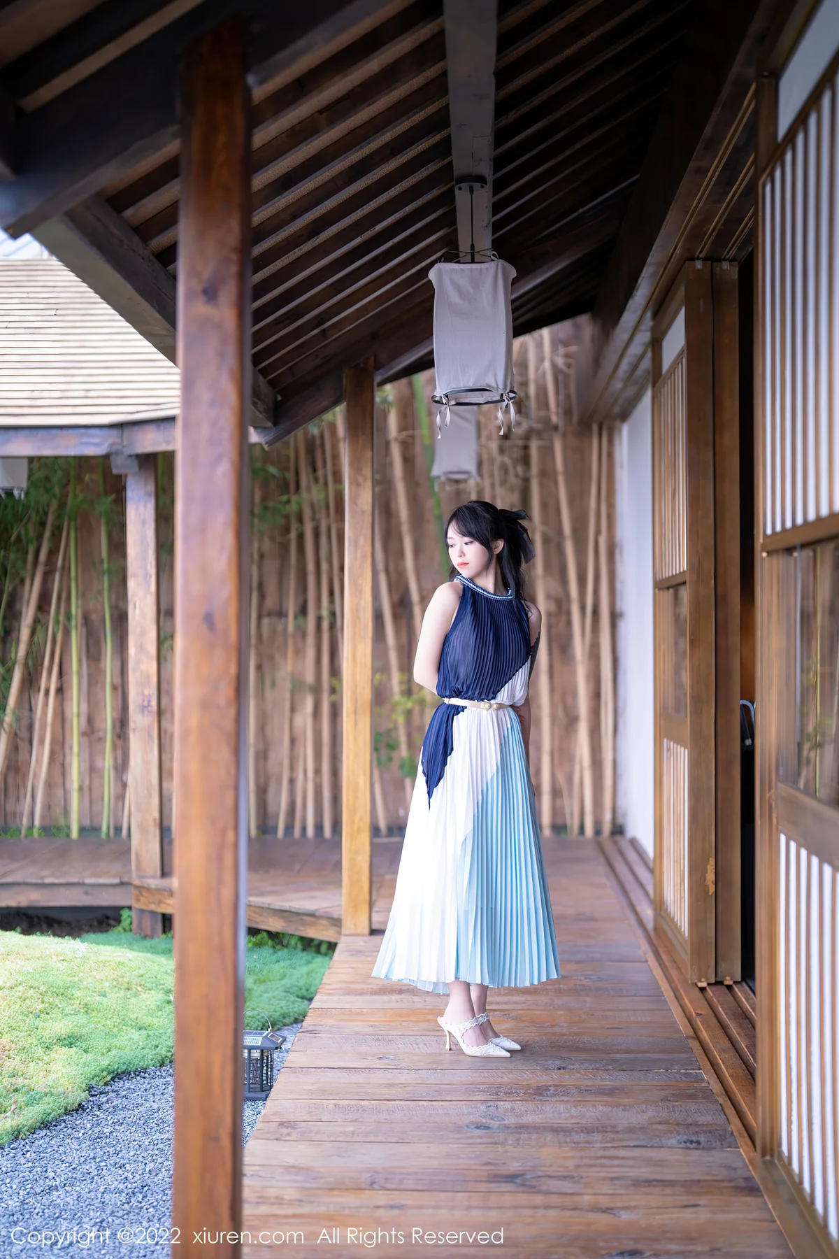 XiuRen 秀人 No.5327 蕾丝内衣 奶瓶. 大理旅拍22 - 2