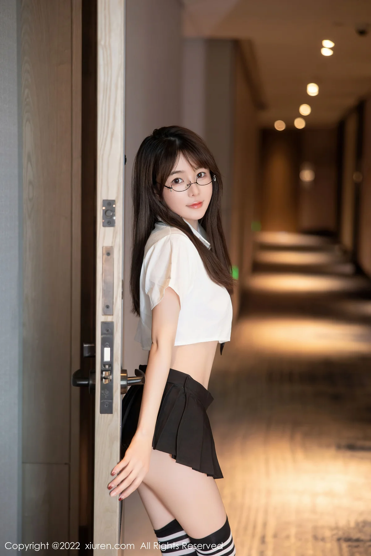XiuRen 秀人 No.5365 学妹制服诱惑 婠婠么 性感写真 - 2