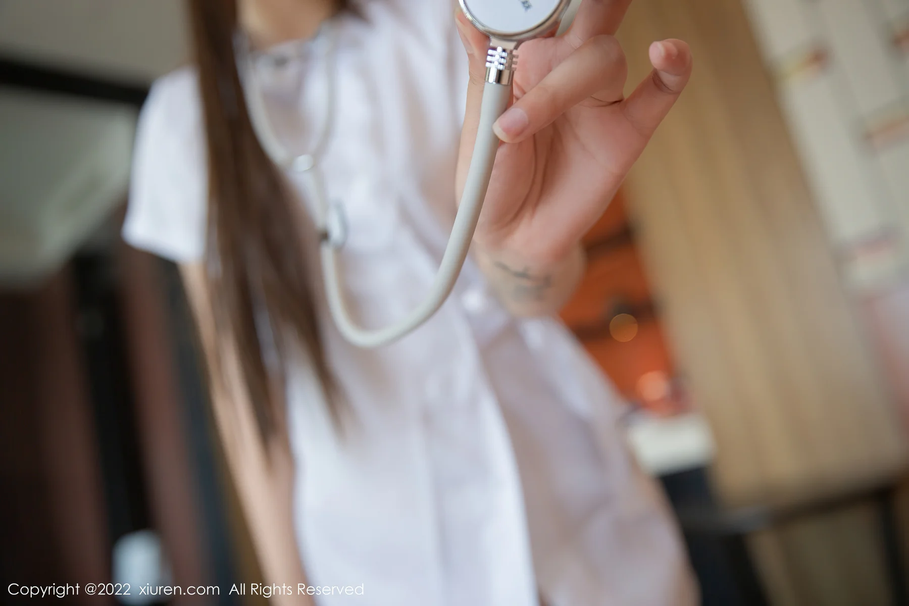 XiuRen 秀人 No.5375 白色护士服 江真真 第三套写真3 - 2