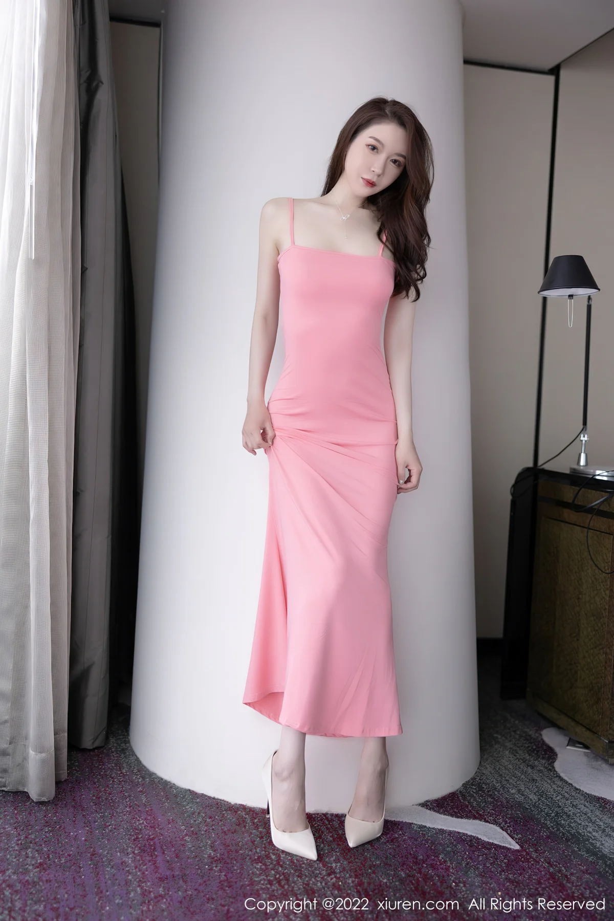 XiuRen 秀人 No.5379 梦心玥 粉嫩紧身裙 - 1