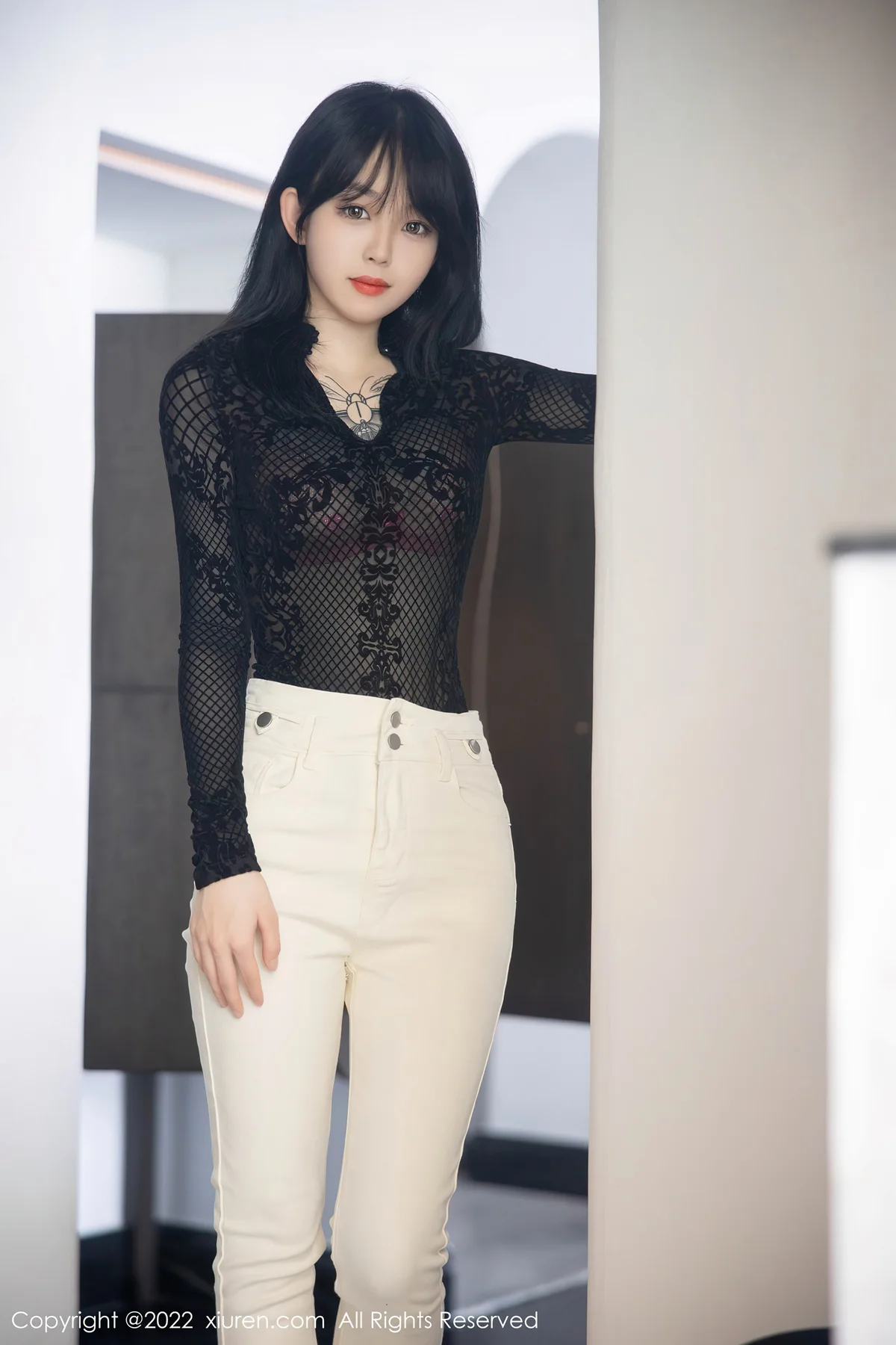 XiuRen 秀人 No.5386 网纱轻透上衣 奶瓶. 大理旅拍33 - 3