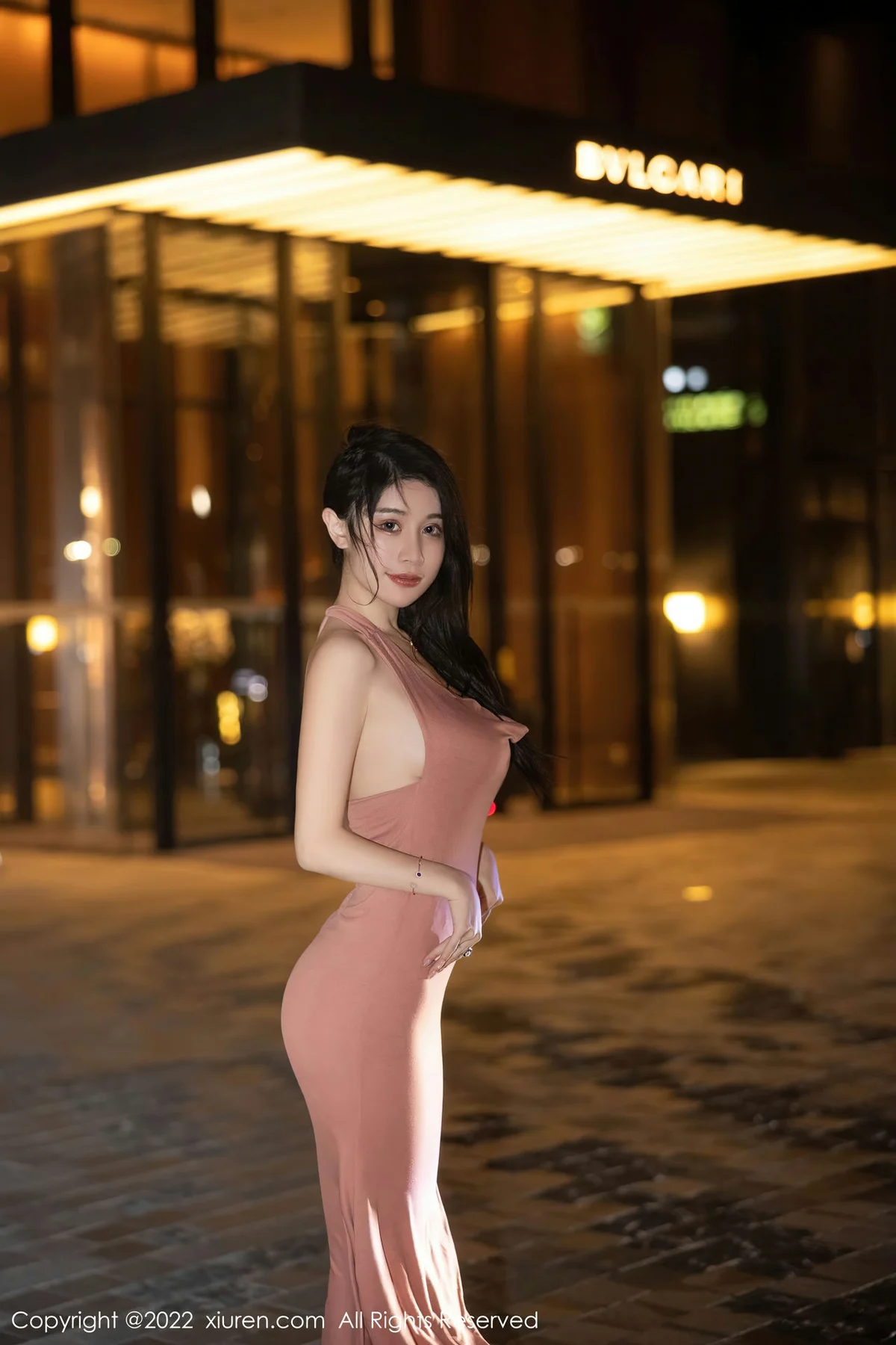 XiuRen 秀人 No.5426 丰腴爆乳 美七 Mia 西双版纳旅拍1 - 4