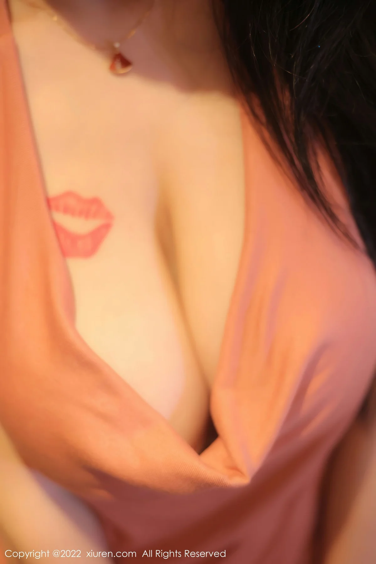 XiuRen 秀人 No.5426 丰腴爆乳 美七 Mia 西双版纳旅拍1 - 2