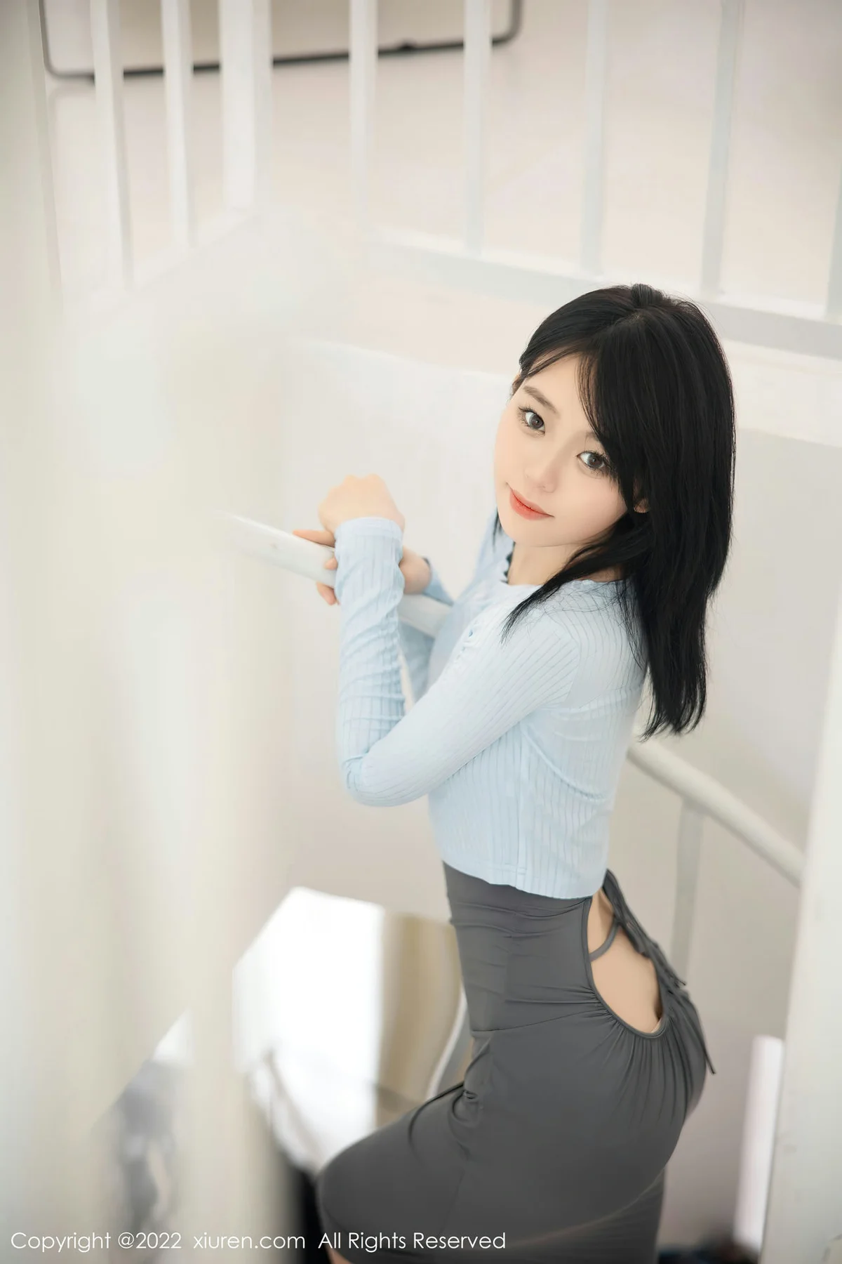 XiuRen 秀人 No.5453 灰色短裙 小麦是只喵 大理旅拍11 - 2