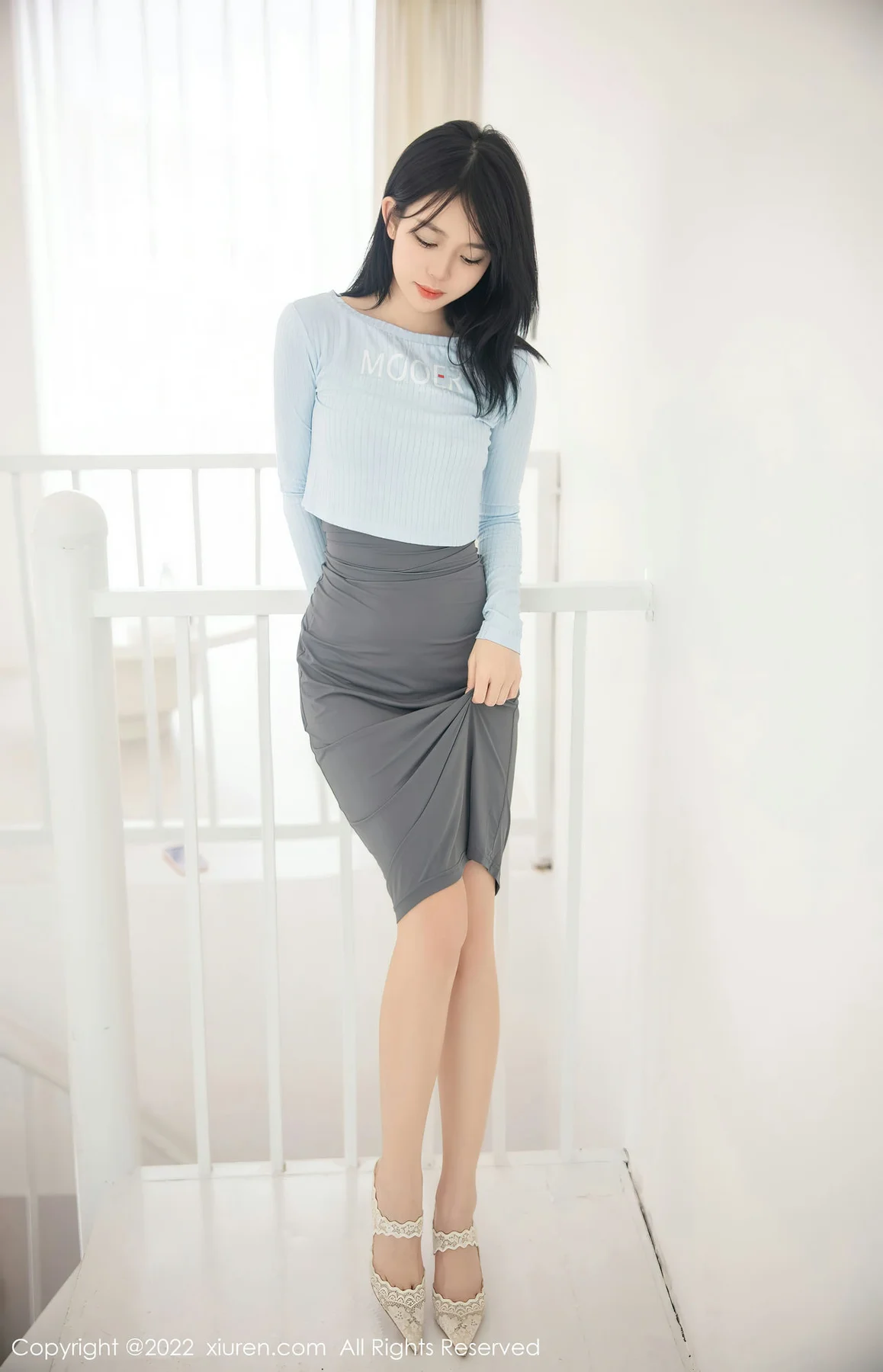 XiuRen 秀人 No.5453 灰色短裙 小麦是只喵 大理旅拍11 - 4