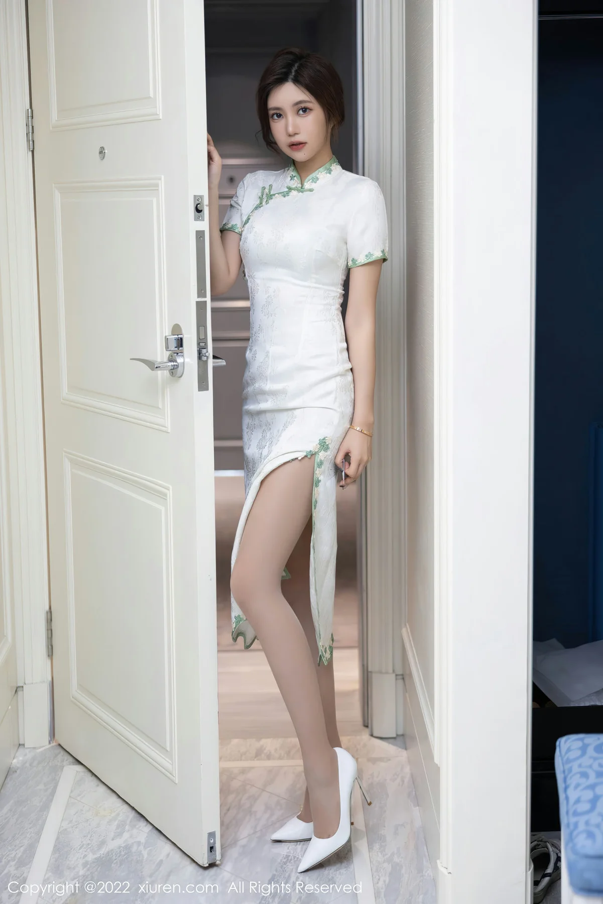XiuRen 秀人 No.5468 白色旗袍 绮里嘉ula 海南心愿旅拍1 - 7