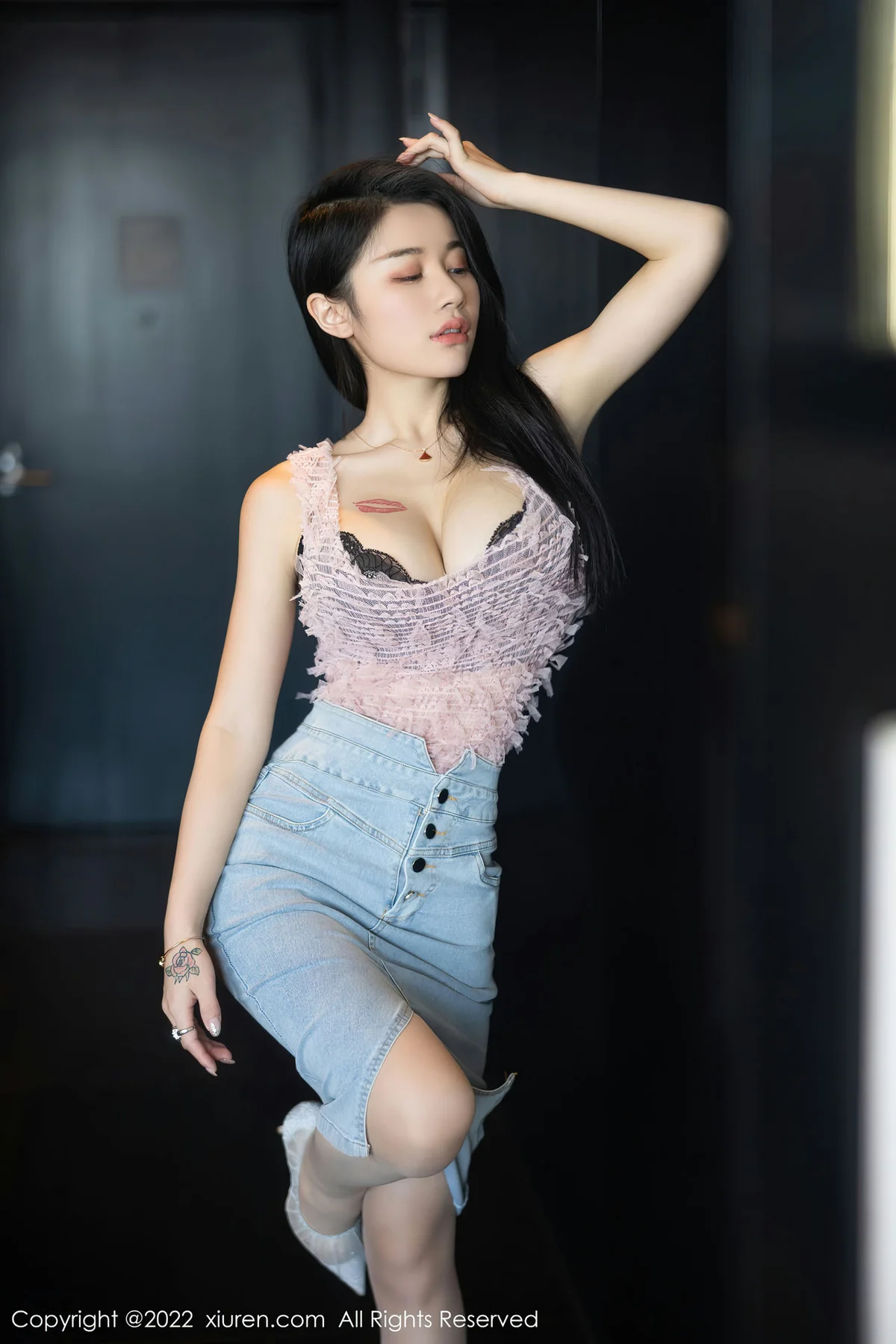 XiuRen 秀人 No.5489 原色丝袜 美七Mia 西双版纳旅拍 - 5