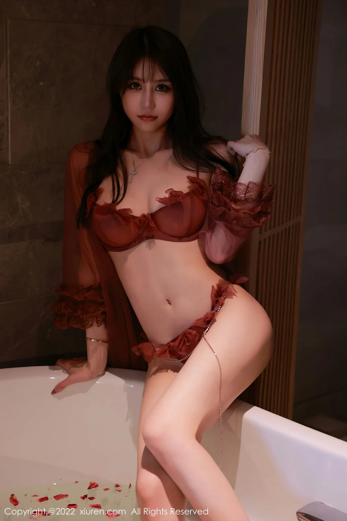 XiuRen 秀人 No.5496 红色轻透网纱 tina_甜仔 香格里拉旅拍写真 - 9