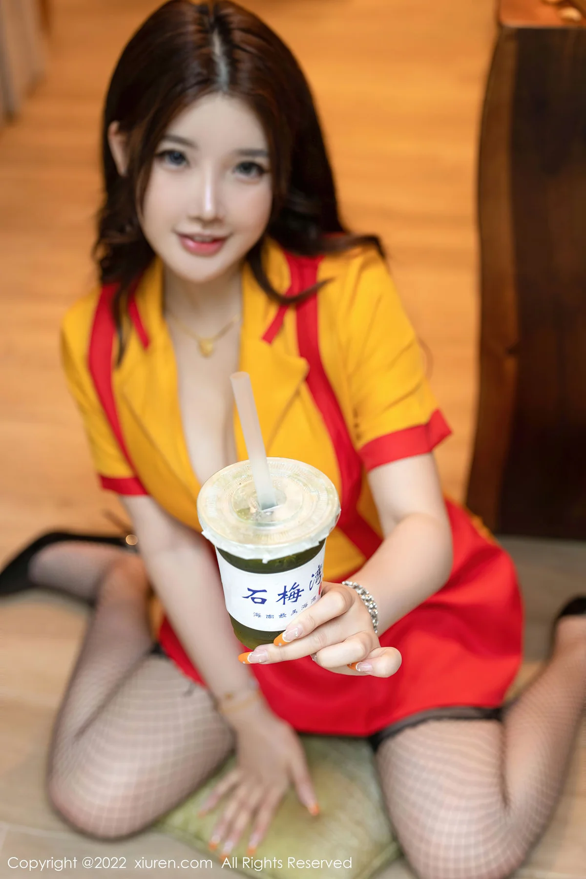 XiuRen 秀人 No.5509 服务员制服 小海臀Rena 海南万宁旅拍 - 5