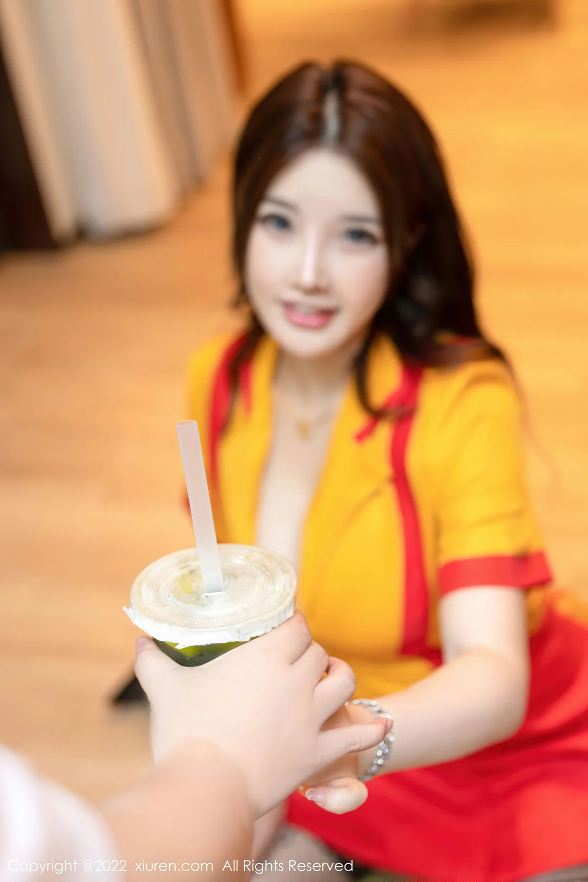 XiuRen 秀人 No.5509 服务员制服 小海臀Rena 海南万宁旅拍 - 7