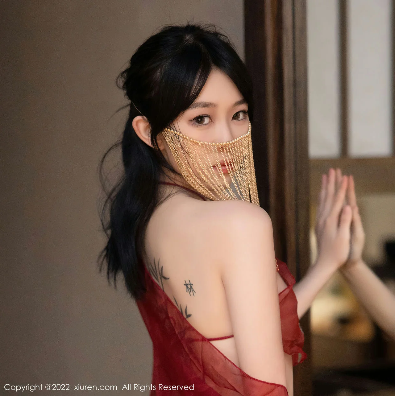 XiuRen 秀人 No.5527 红色古装服饰 奶瓶. 大理旅拍 - 9