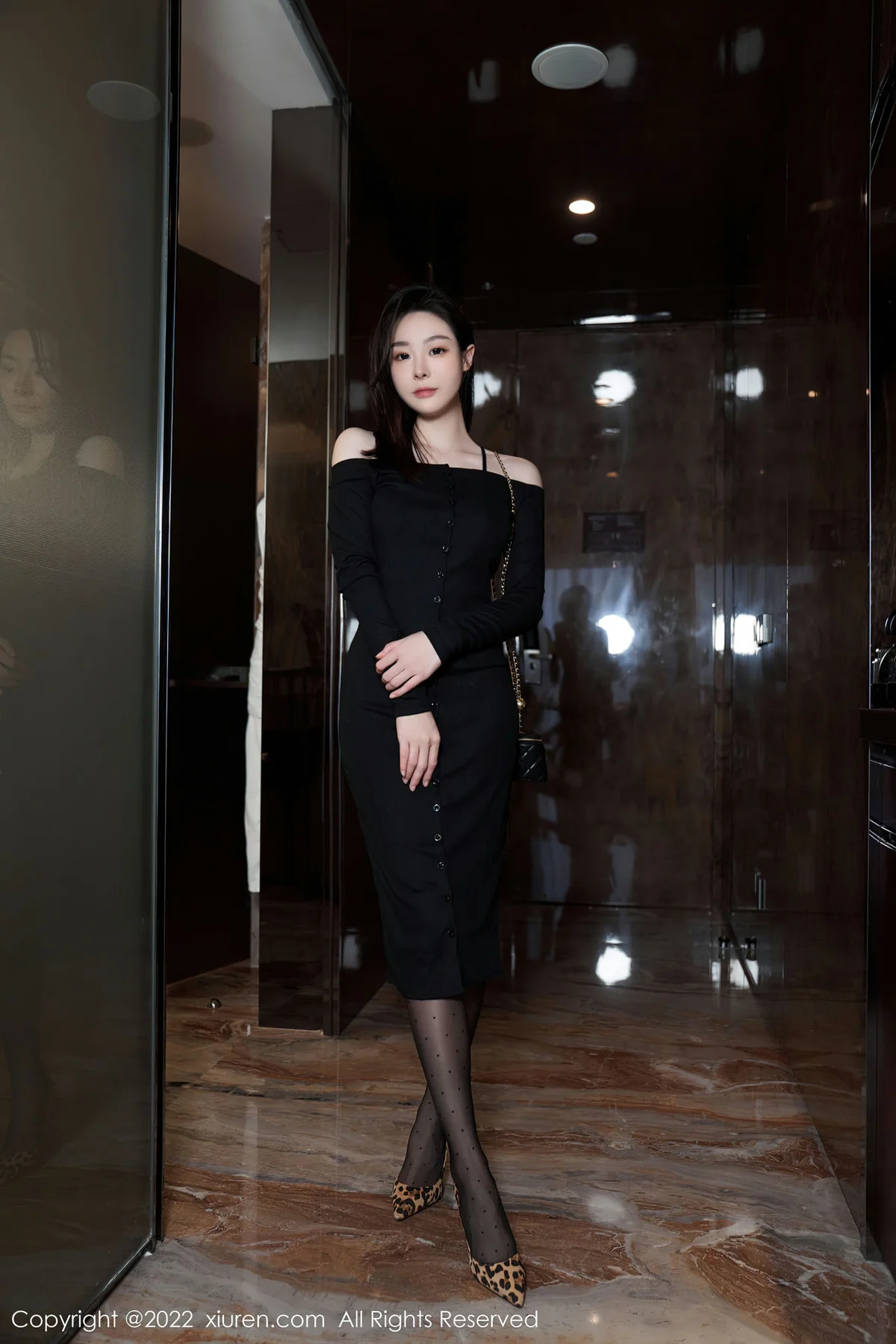 XiuRen 秀人 No.5529 是小逗逗 蕾丝内衣珠海心愿旅拍22 - 1