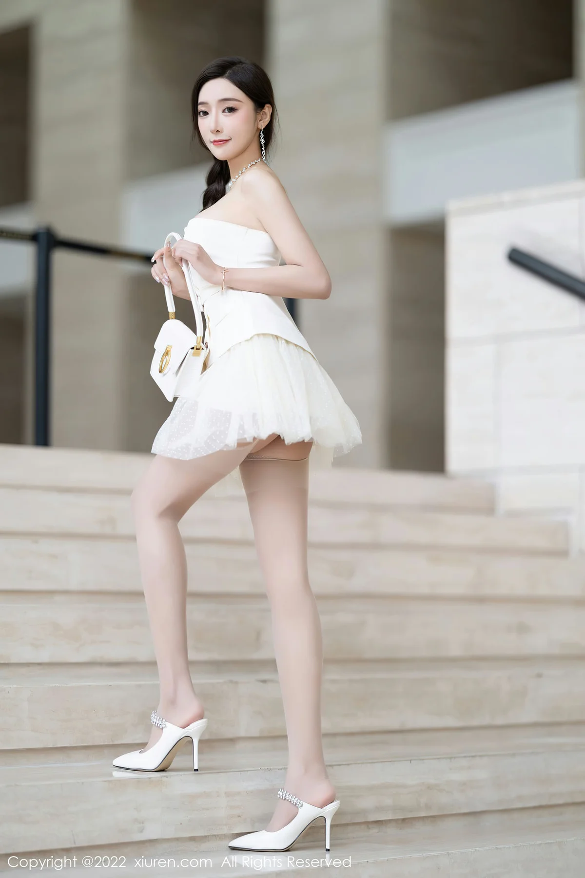 XiuRen 秀人 No.5539 珍珠色睡裙 王馨瑶yanni 性感写真1 - 4