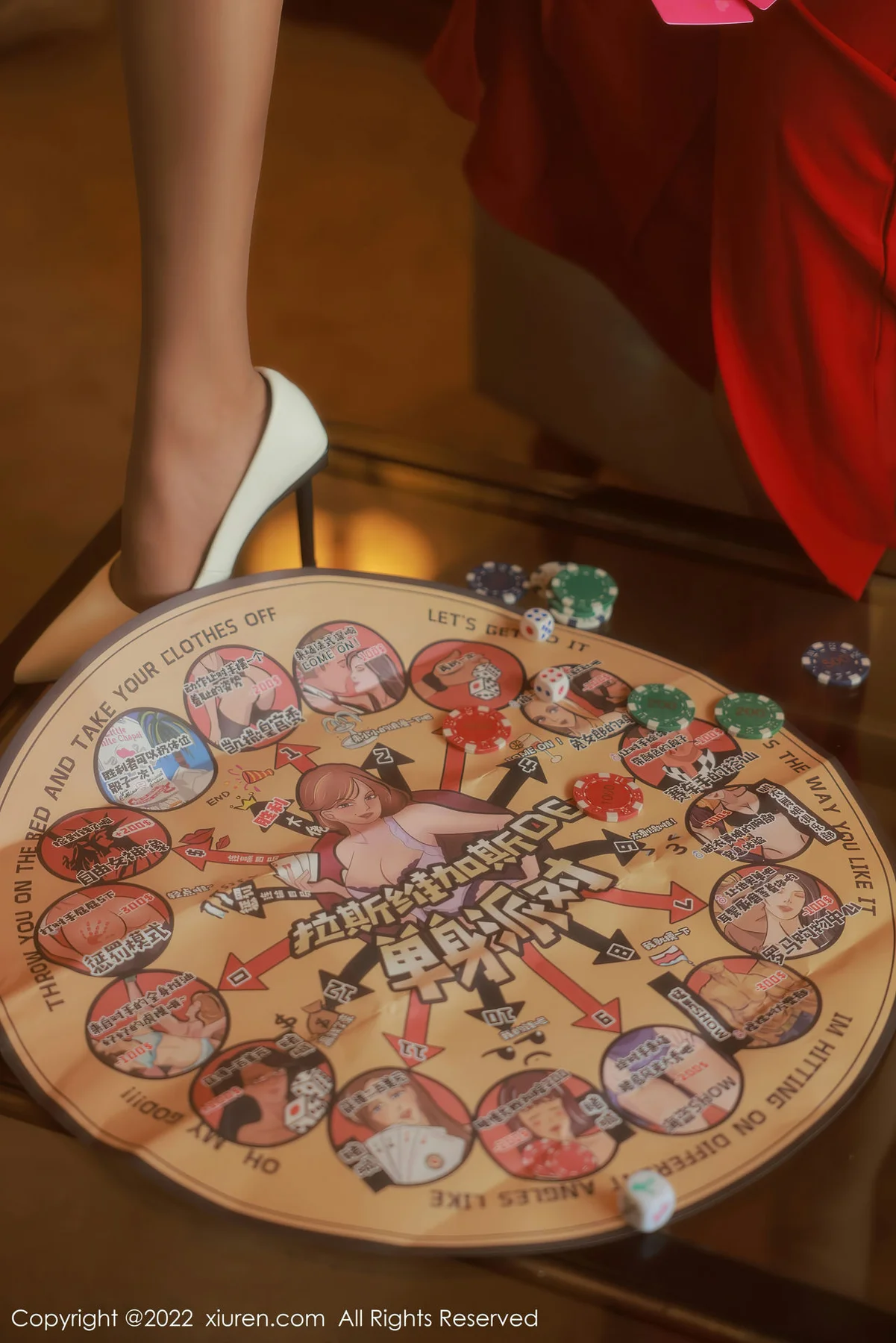 XiuRen 秀人 No.5542 hebe韩心雨 荷官角色扮演澳门旅拍写真3 - 5