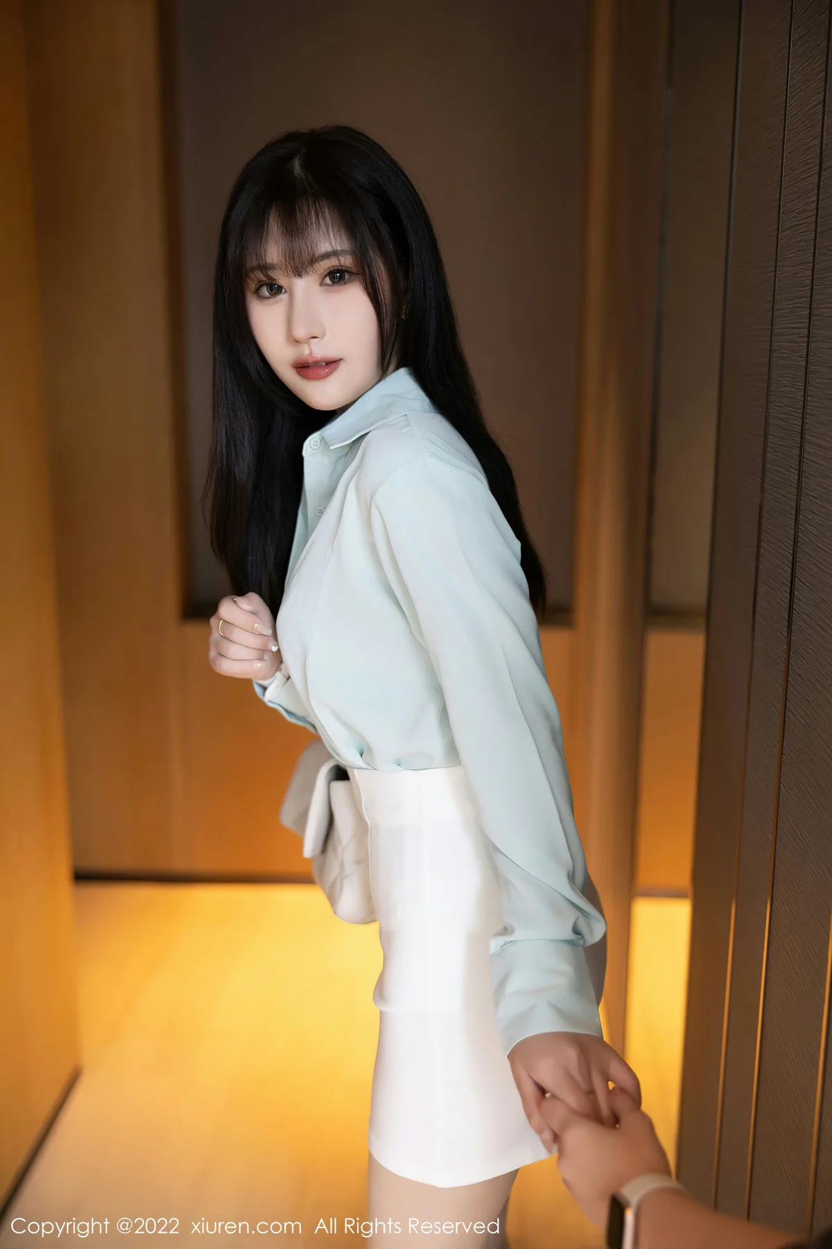 XiuRen 秀人 No.5555 白色短裙 张欣欣 性感写真11 - 7