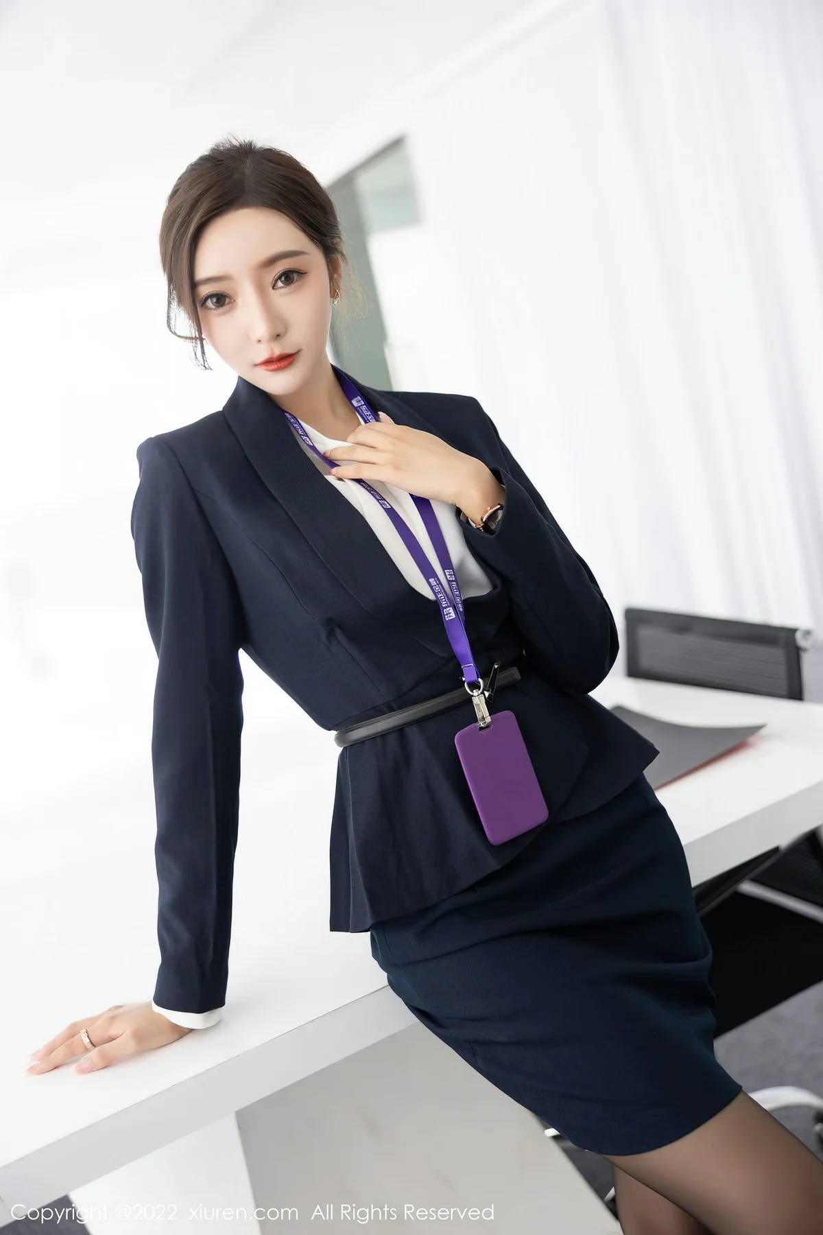 XiuRen 秀人 No.5563 王馨瑶yanniOL职业装 性感写真1 - 4