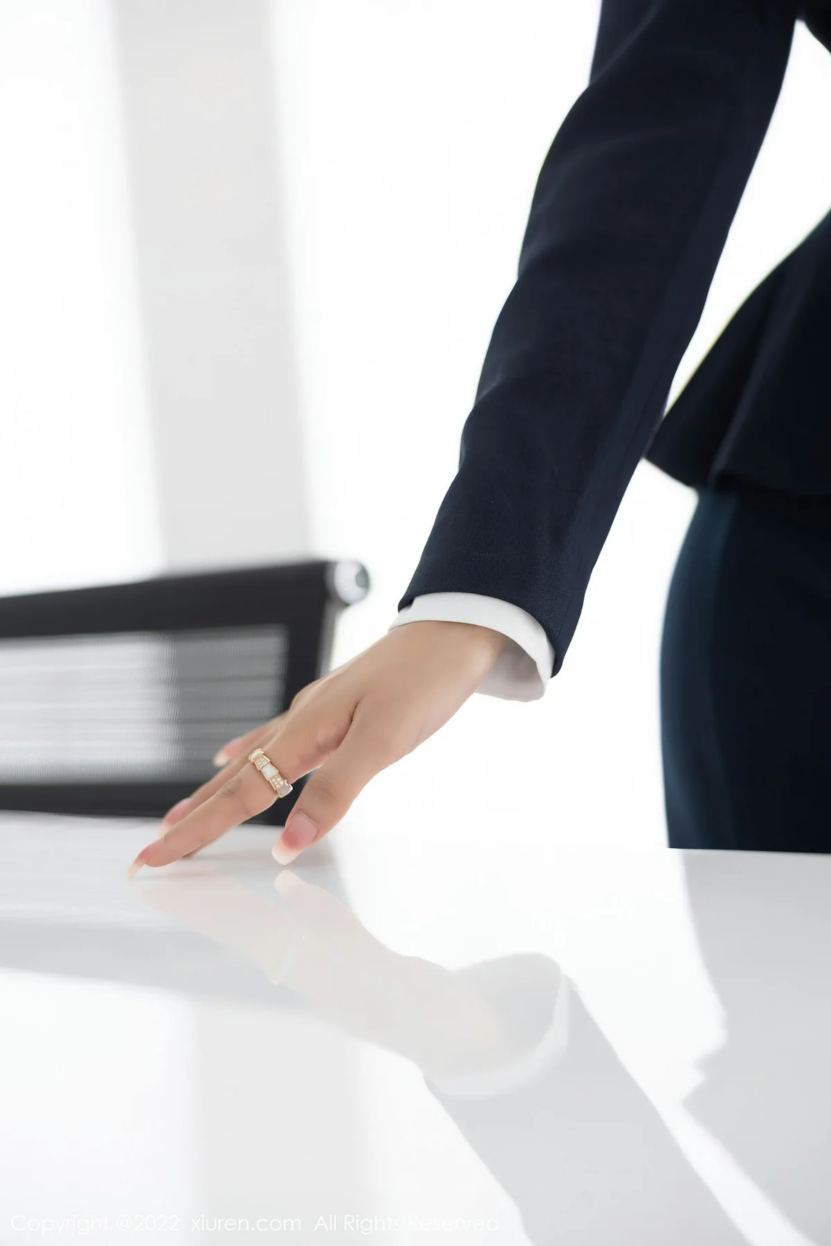 XiuRen 秀人 No.5563 王馨瑶yanniOL职业装 性感写真1 - 7