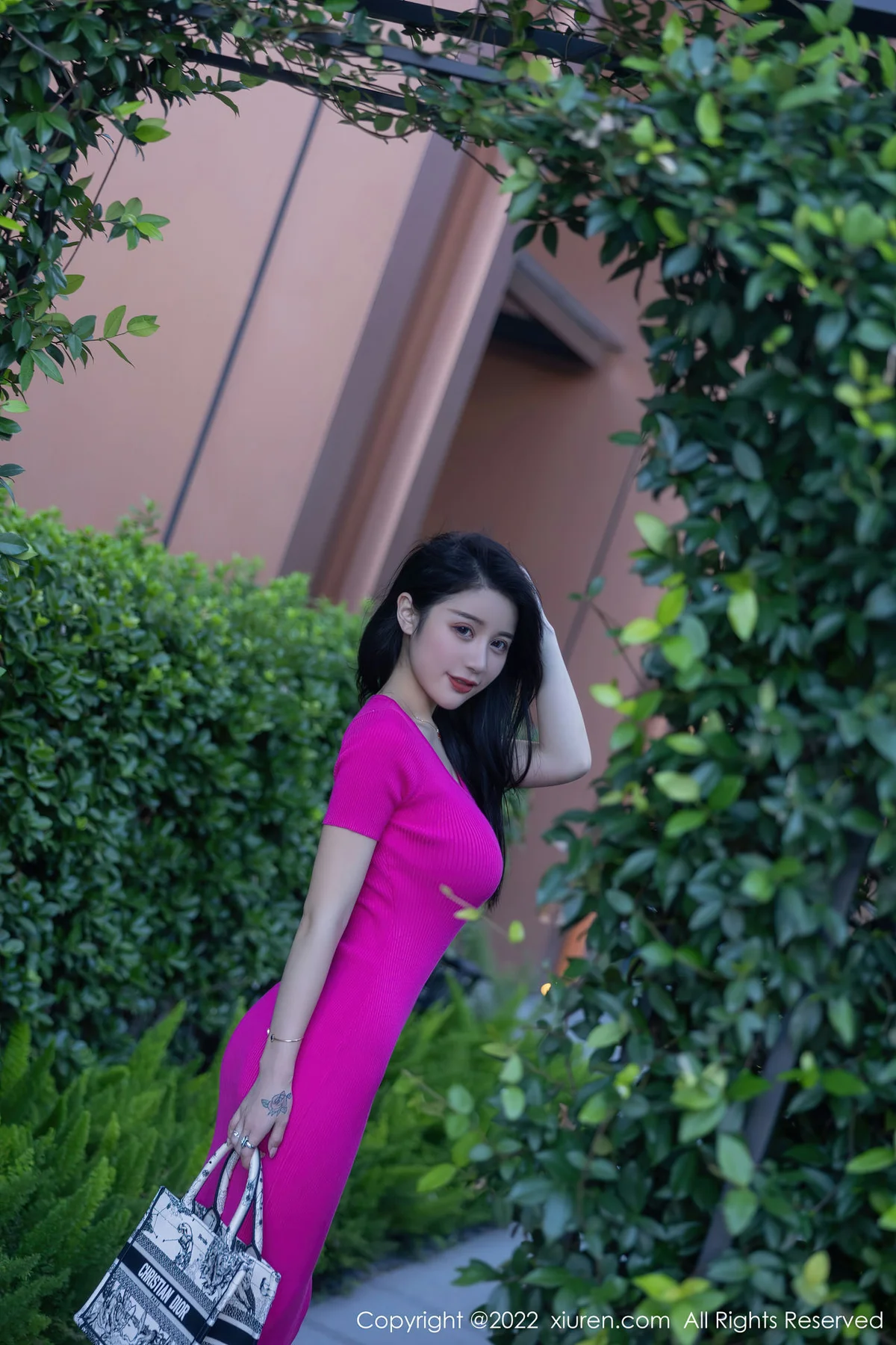 XiuRen 秀人 No.5582 美七 高跟翘臀 - 1