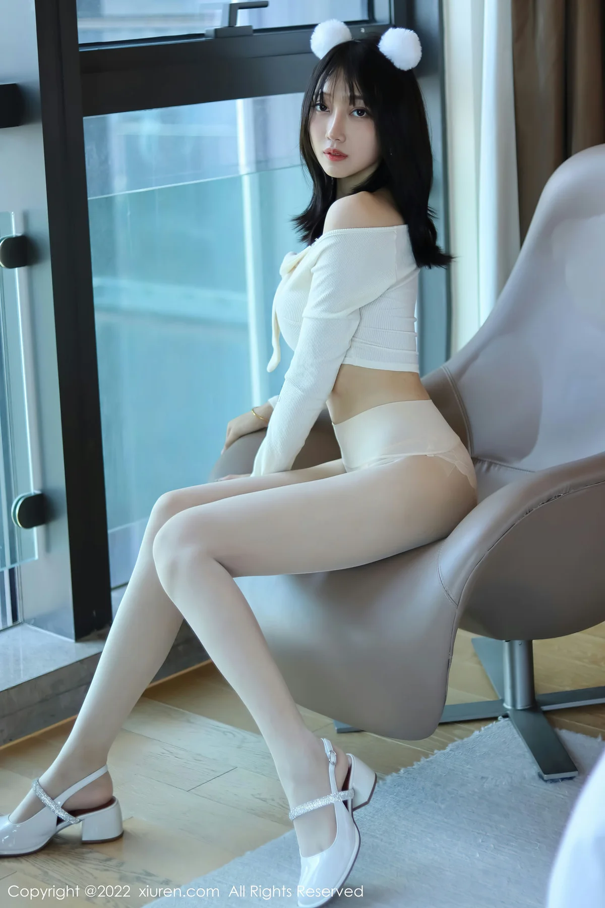 XiuRen 秀人 No.5598 玥儿玥er 原色丝袜香格里拉旅拍1 - 2