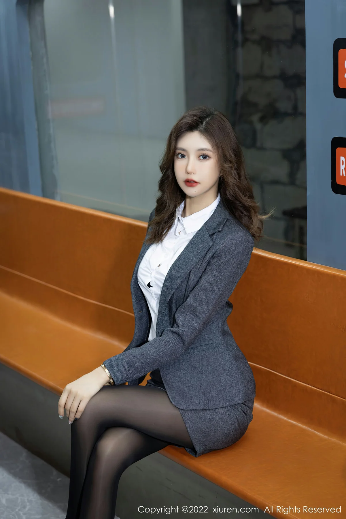 XiuRen 秀人 No.5600 绮里嘉ula 灰色职业装性感写真11 - 6