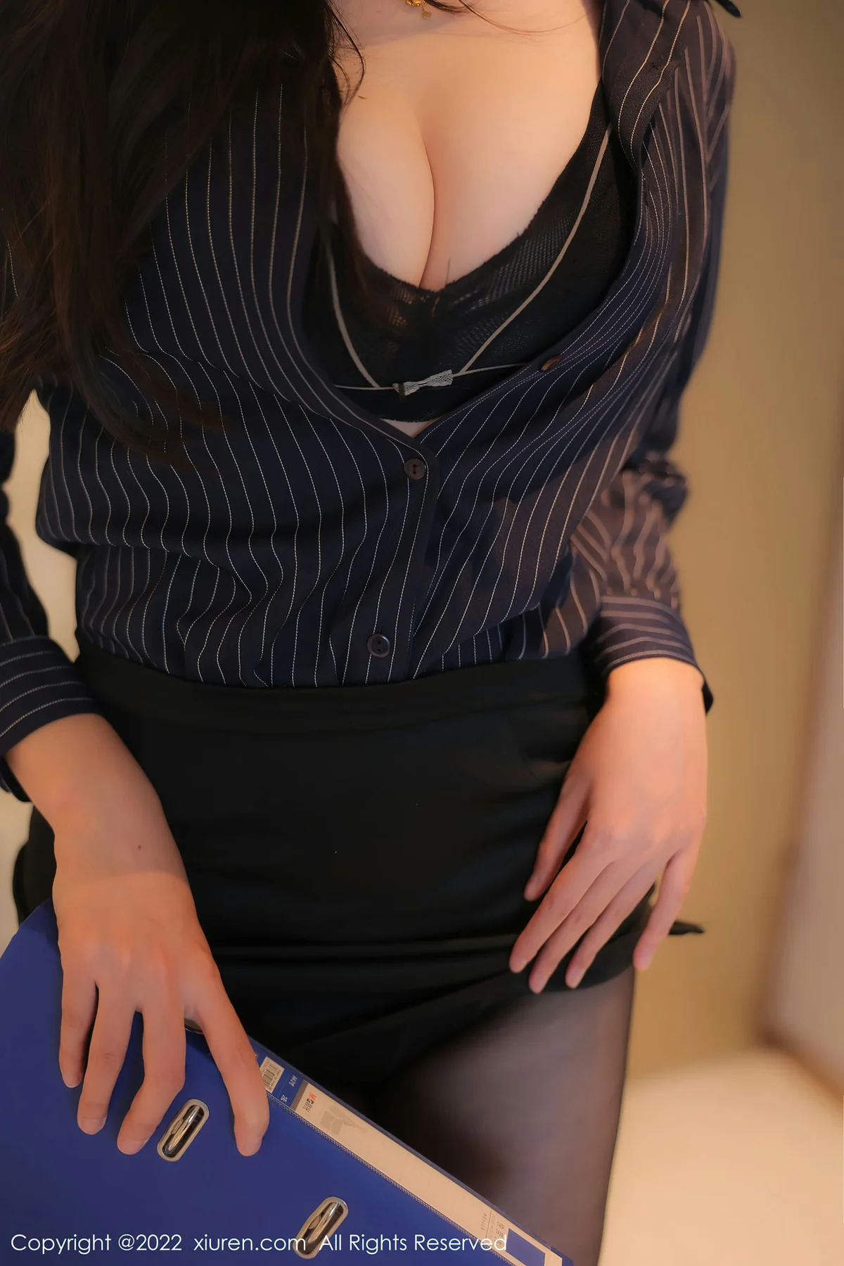 XiuRen 秀人 No.5604 卡卡酱 职业服OL首套写真 - 7