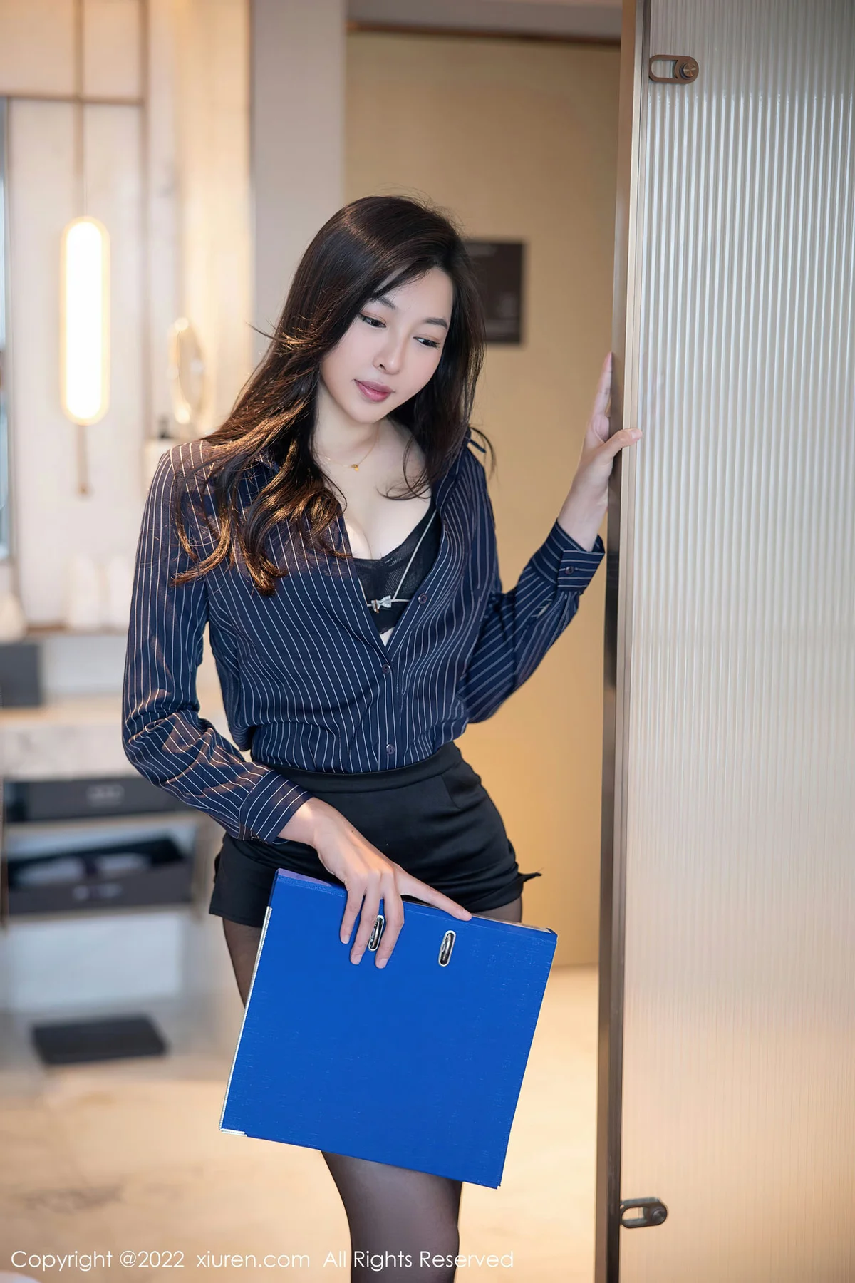 XiuRen 秀人 No.5604 卡卡酱 职业服OL首套写真 - 10