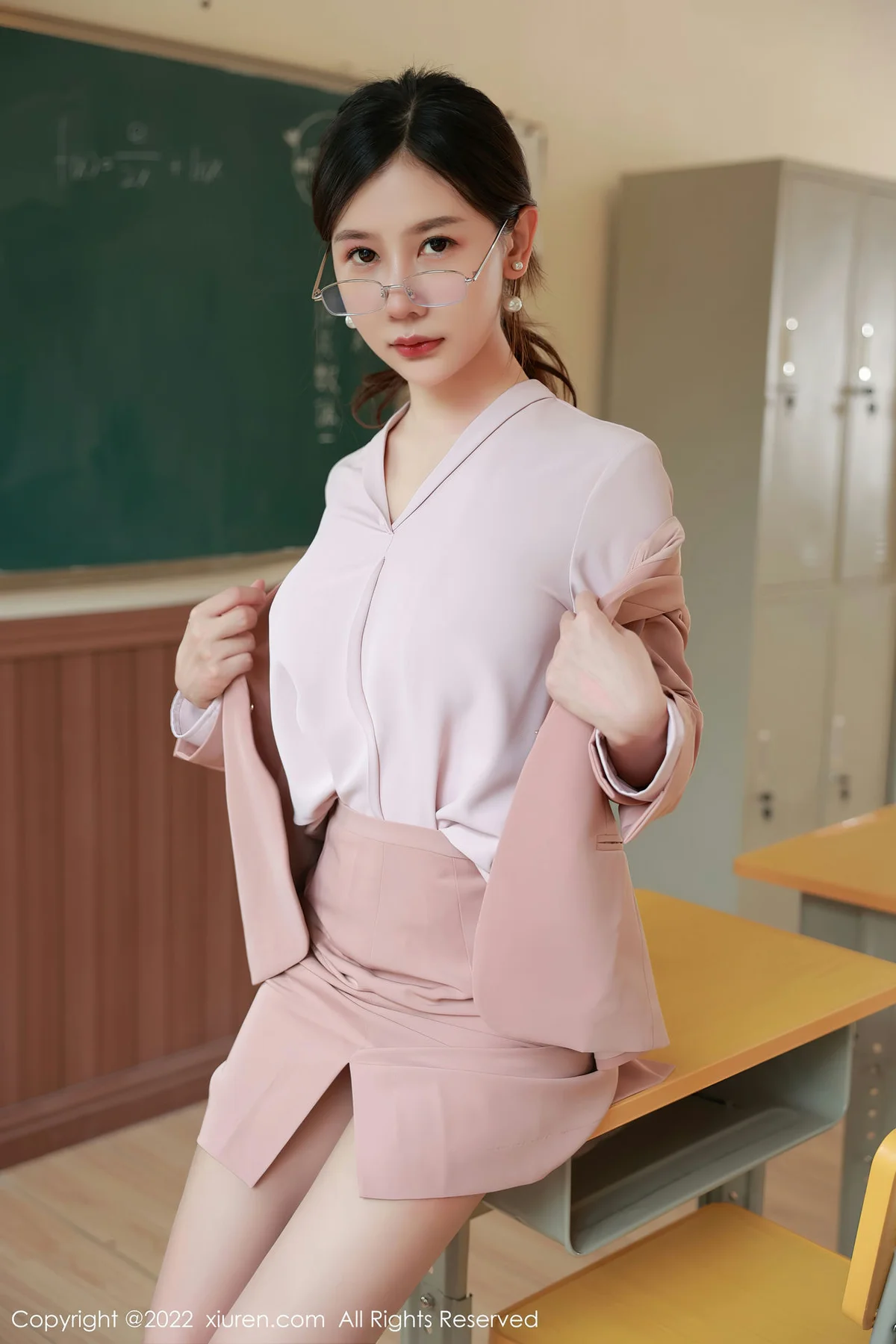 XiuRen 秀人 No.5617 尹甜甜 教师角色扮演性感写真33 - 1