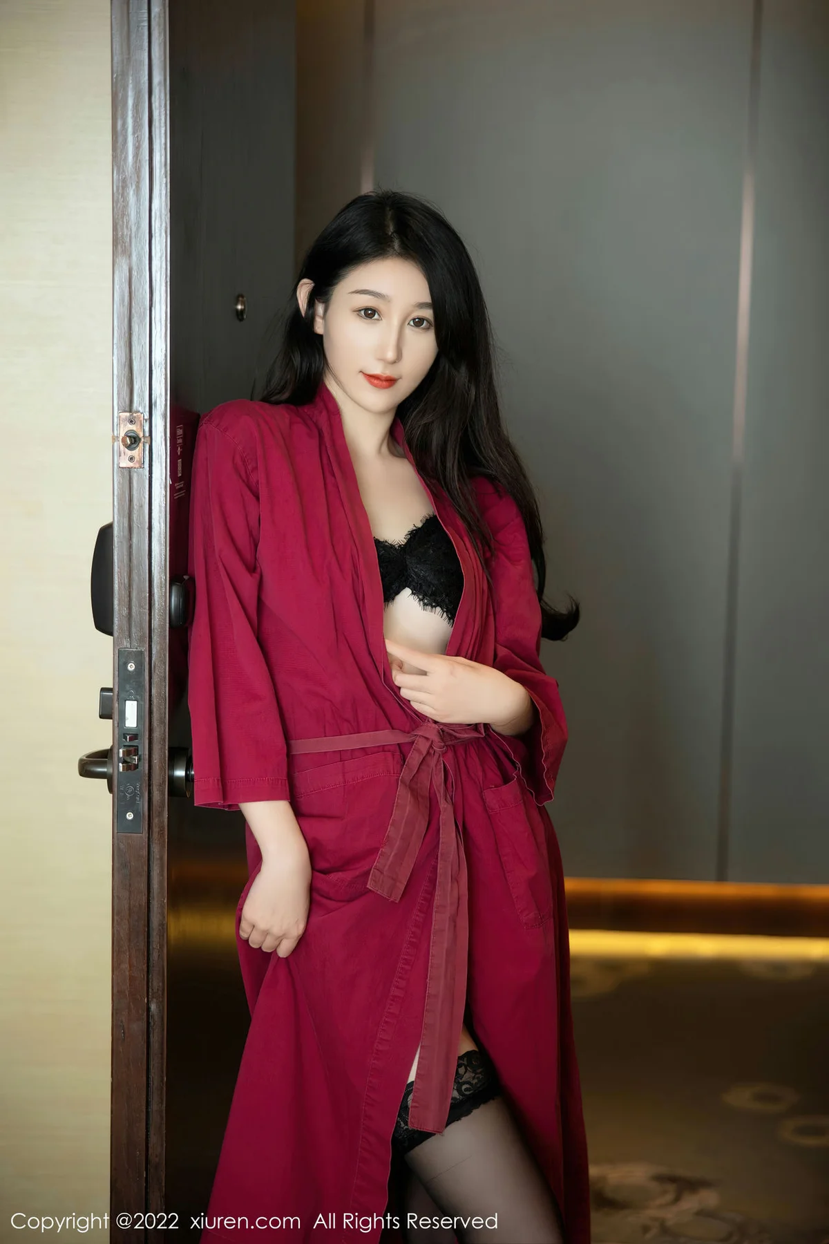 XiuRen 秀人 No.5624 薇薇酱 新人首套写真红色浴袍 - 7