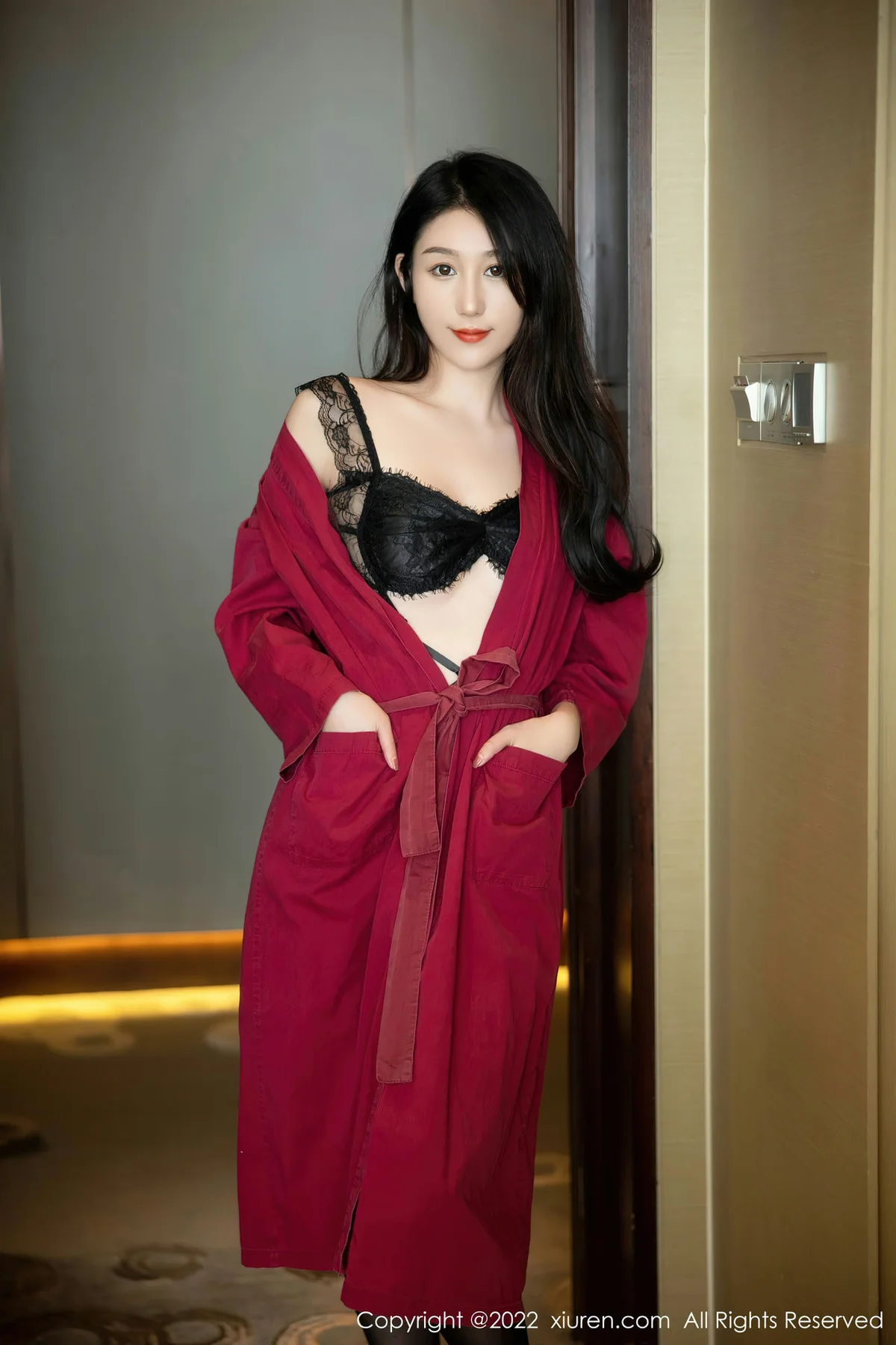 XiuRen 秀人 No.5624 薇薇酱 新人首套写真红色浴袍 - 8