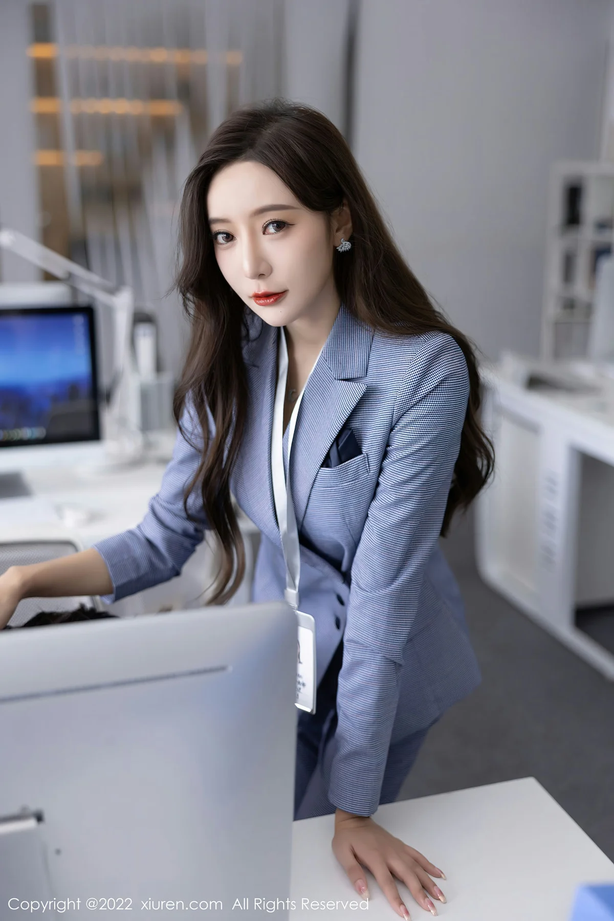 XiuRen 秀人 No.5629 王馨瑶yanni 灰色职业装性感写真22 - 4