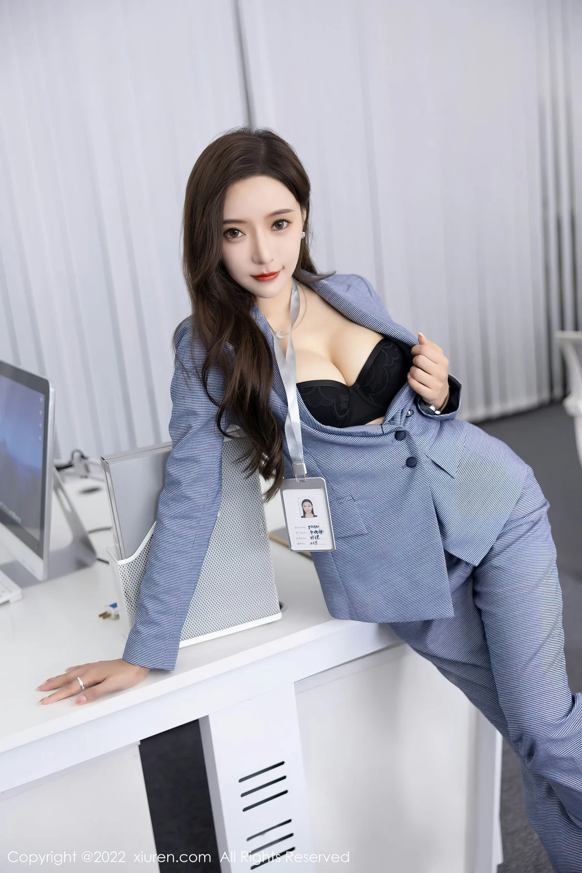 XiuRen 秀人 No.5629 王馨瑶yanni 灰色职业装性感写真22 - 8