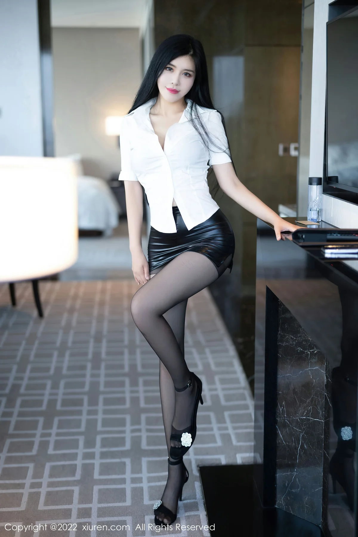 XiuRen 秀人 No.5635 刘钰儿 黑色短裙魅惑黑丝11 - 2