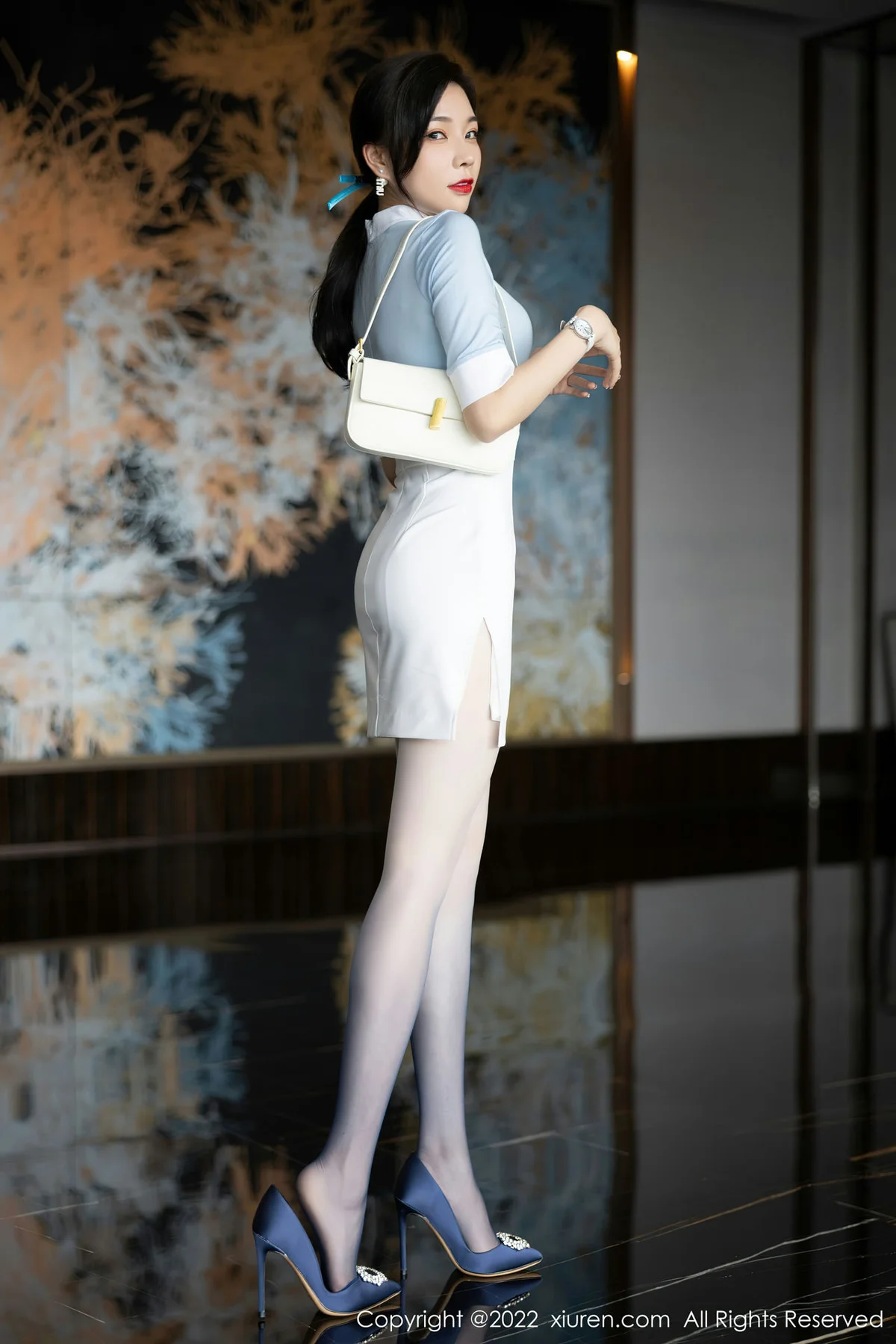 XiuRen 秀人 No.5643 徐莉芝Booty 娇美身段性感十足性感写真1 - 4