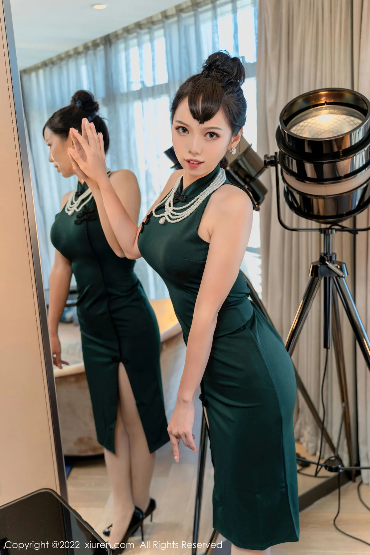 XiuRen 秀人 No.5646 大美妞儿 旗袍美腿性感写真 - 2