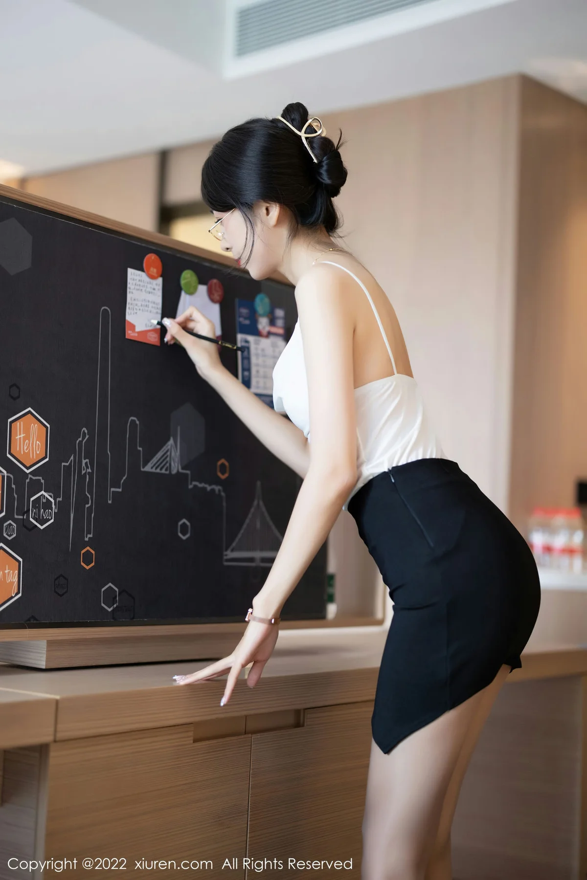 XiuRen 秀人 No.5656 林乐一 魅惑灰丝性感写真1 - 8