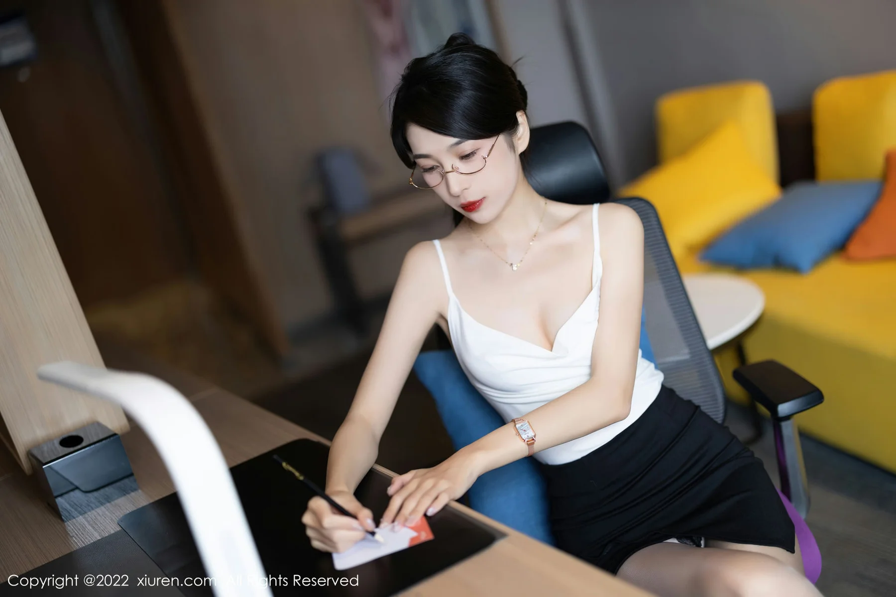 XiuRen 秀人 No.5656 林乐一 魅惑灰丝性感写真1 - 3