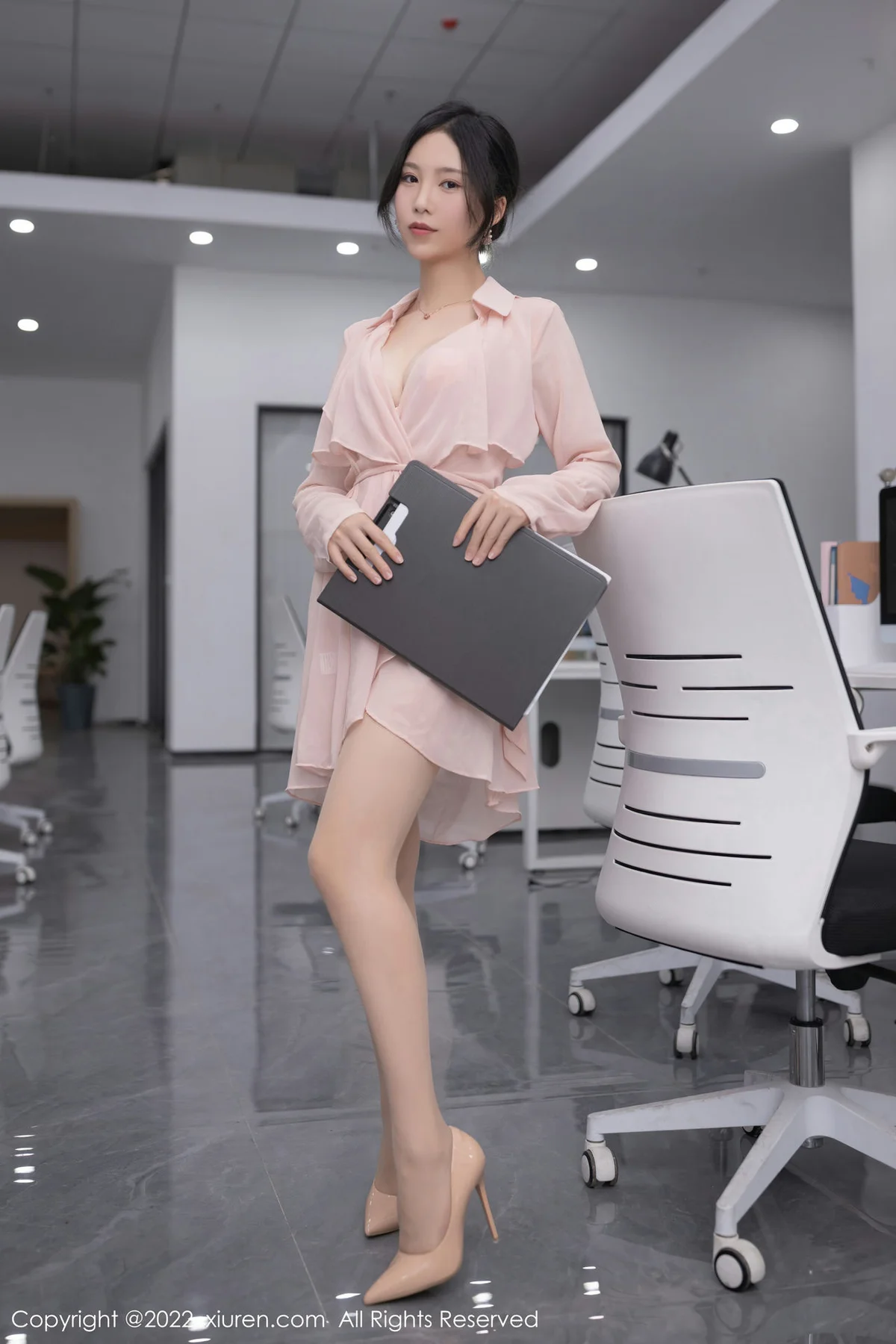 XiuRen 秀人 No.5657 利世 办公室职员性感写真1 - 10