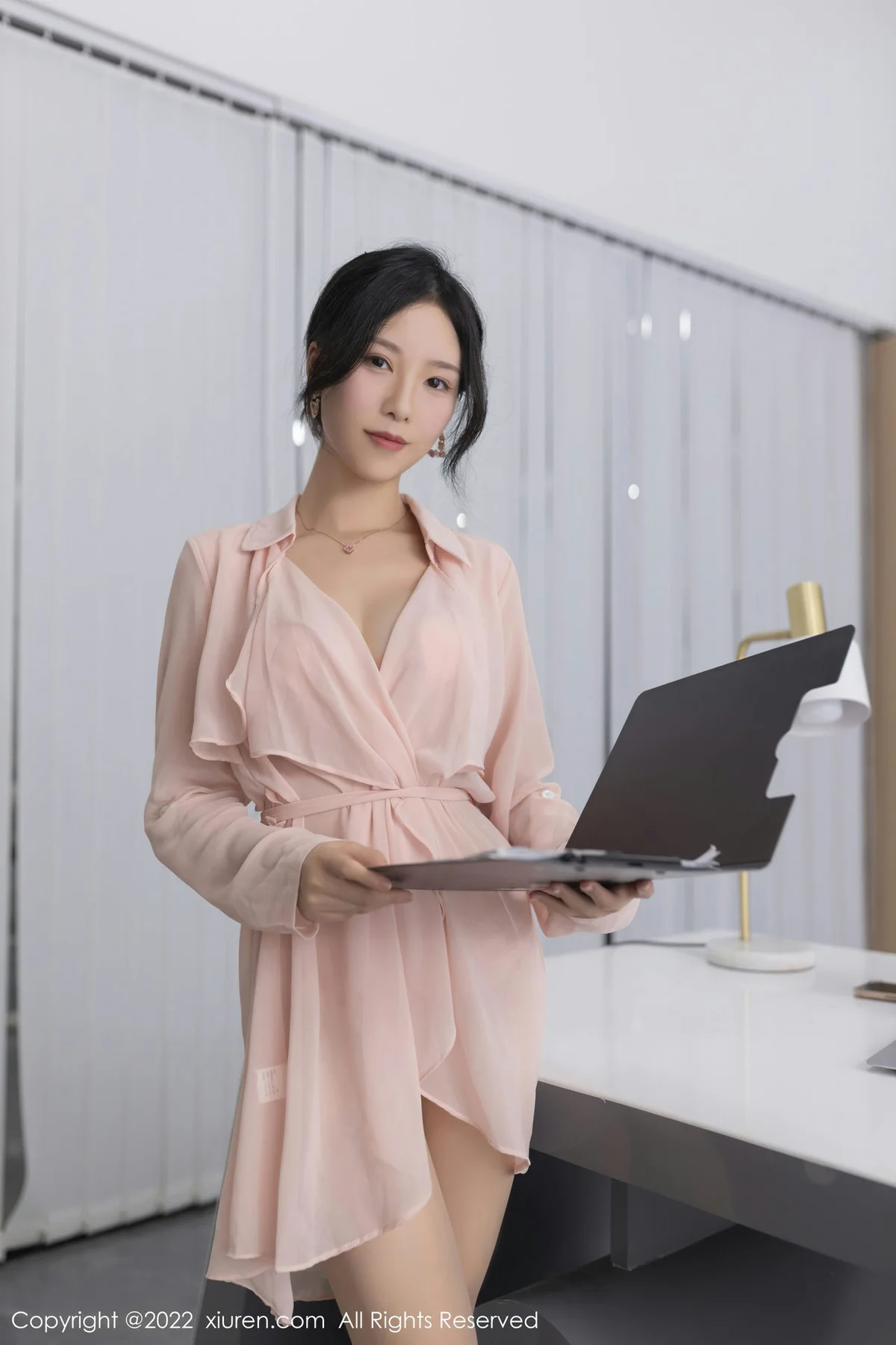 XiuRen 秀人 No.5657 利世 办公室职员性感写真1 - 10