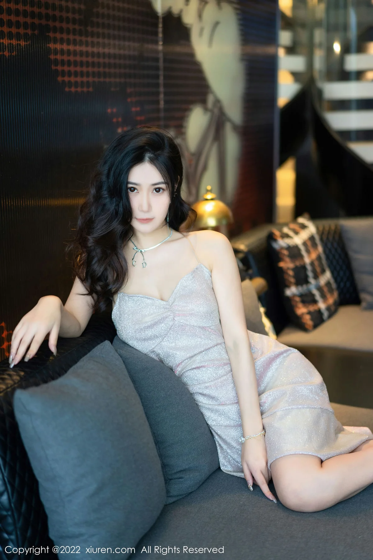 XiuRen 秀人 No.5659 laura阿姣 新人吊带短裙性感套写真 - 2