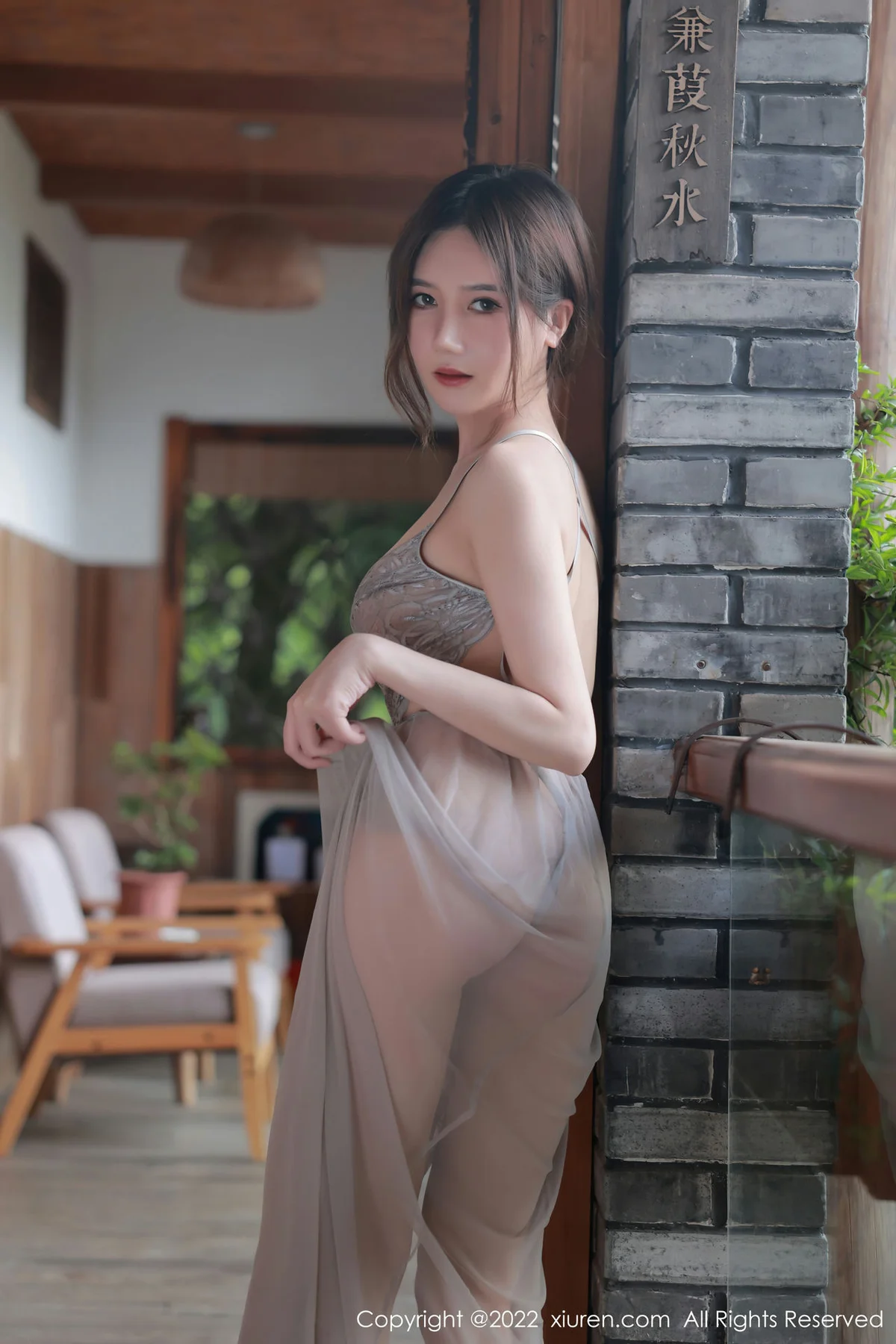 XiuRen 秀人 No.5660 古月小同学 浅色薄纱吊带长裙性感写真3 - 4