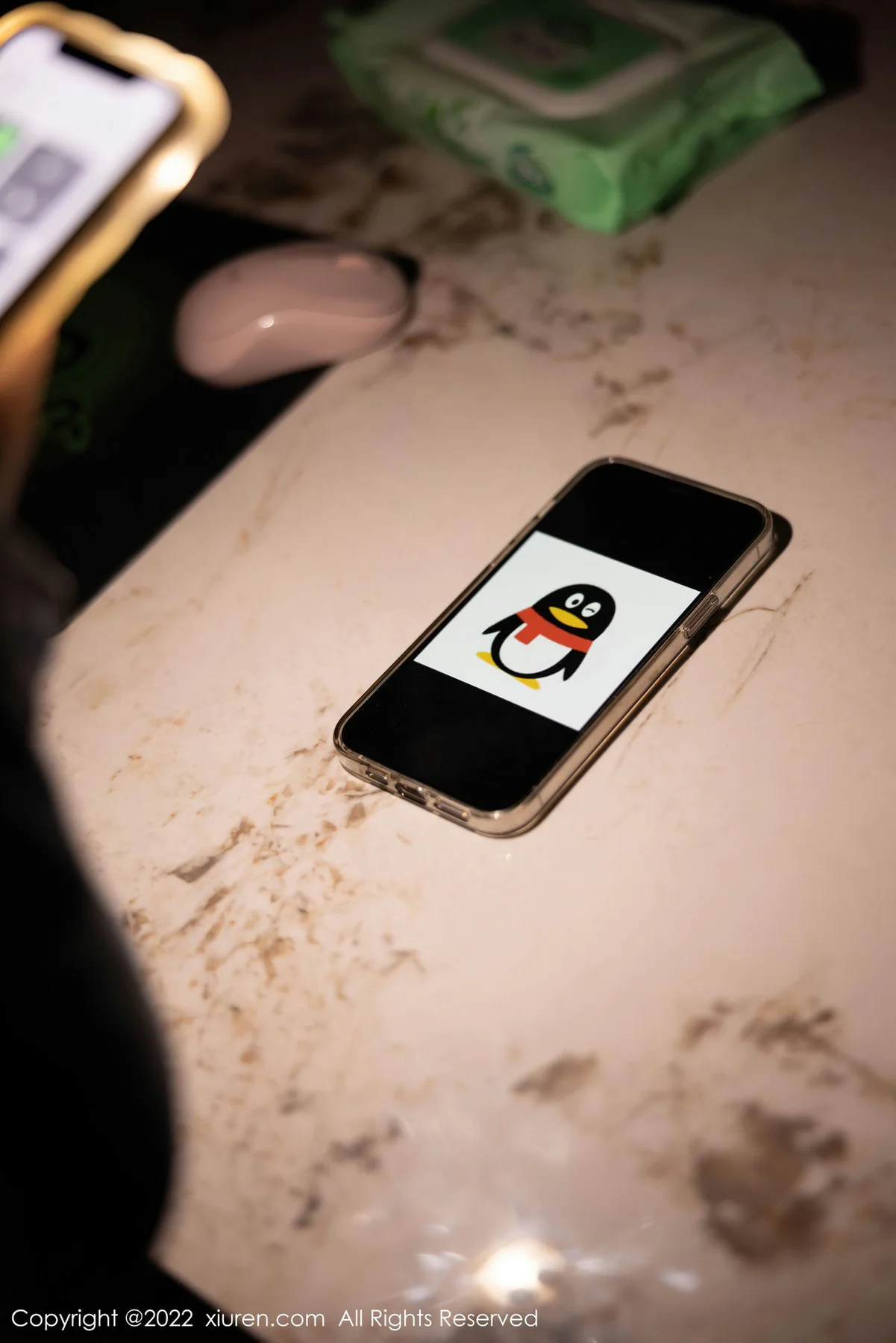 XiuRen 秀人 No.5671 绮里嘉ula 红色睡裙心愿旅拍写真 - 2