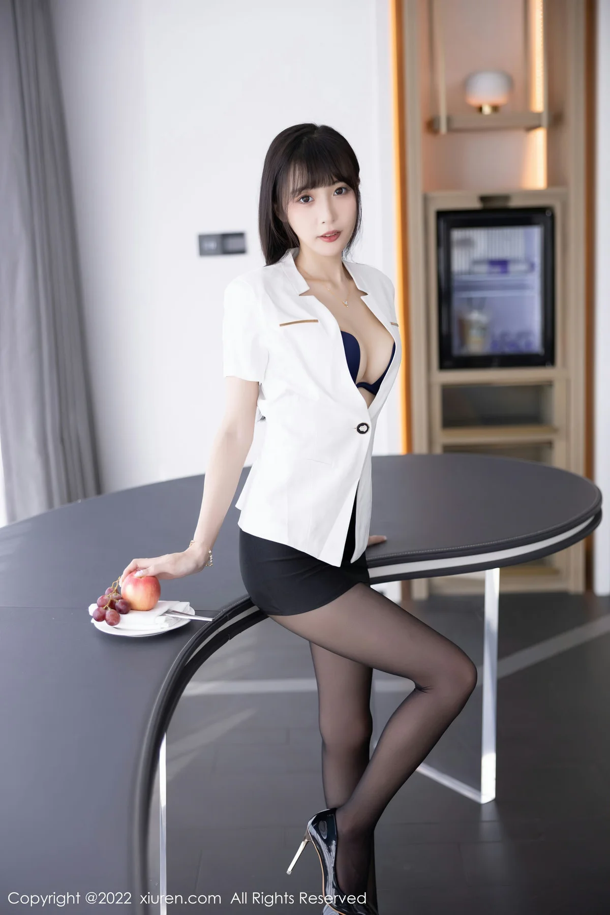 XiuRen 秀人 No.5700 林星阑 黑色短裙性感写真 - 2