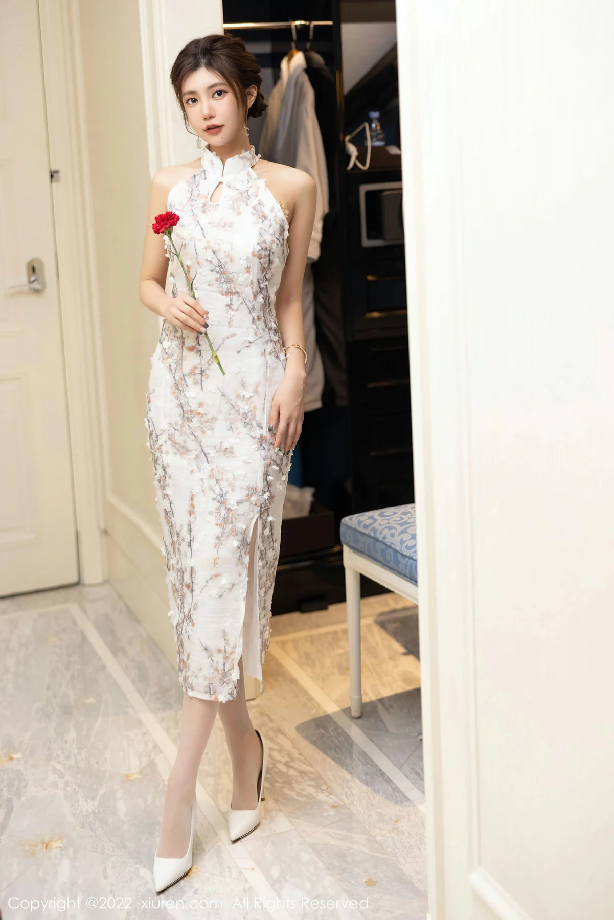 XiuRen 秀人 No.5713 绮里嘉ula 图案旗袍心愿旅拍 - 1