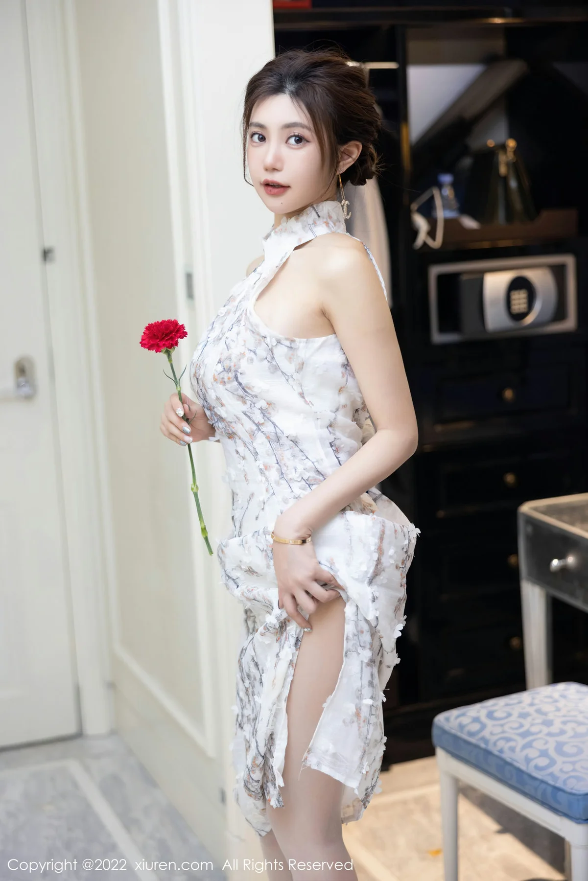 XiuRen 秀人 No.5713 绮里嘉ula 图案旗袍心愿旅拍 - 7