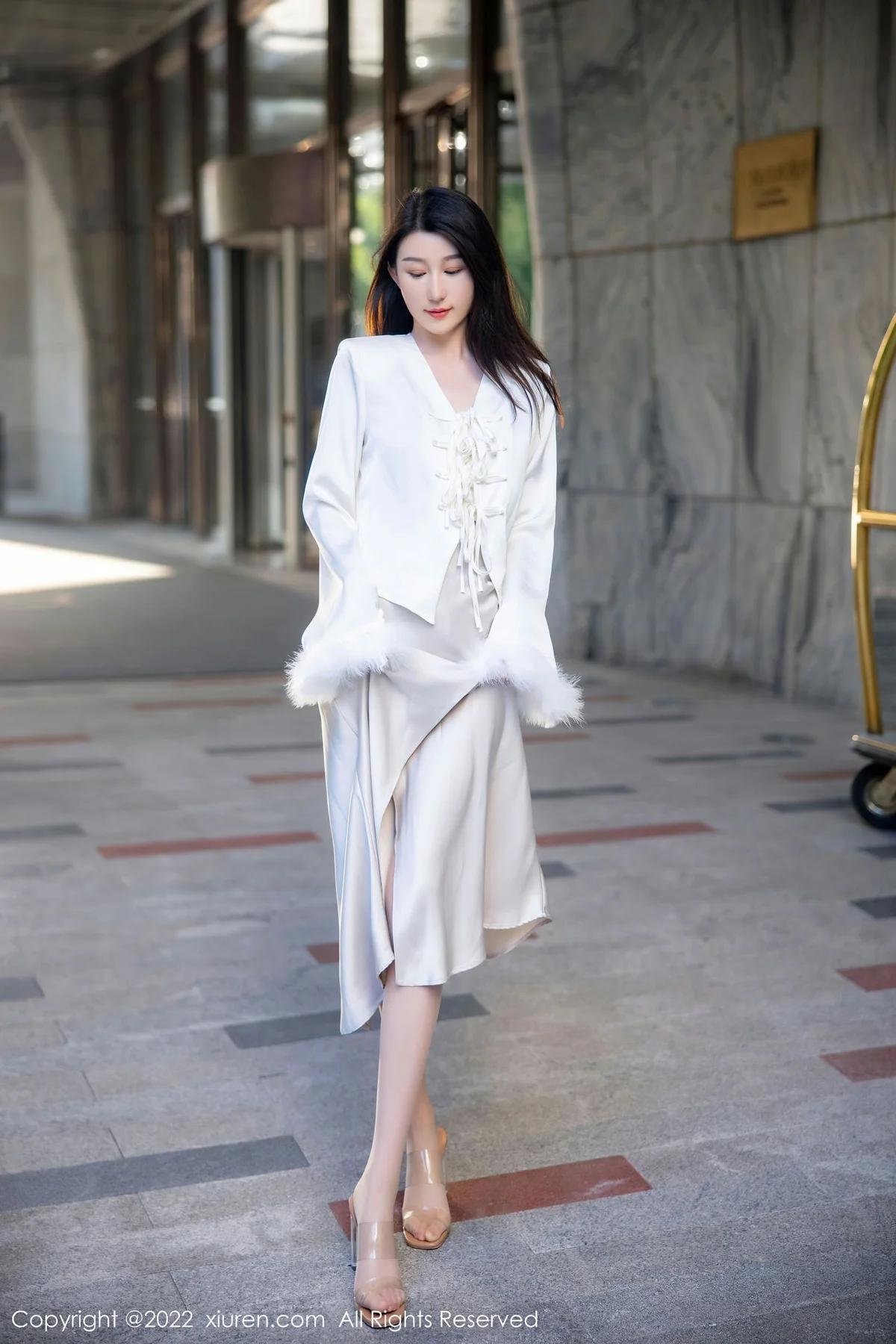 XiuRen 秀人 No.5734 薇薇酱 红色蕾丝内衣第二套写真 - 3