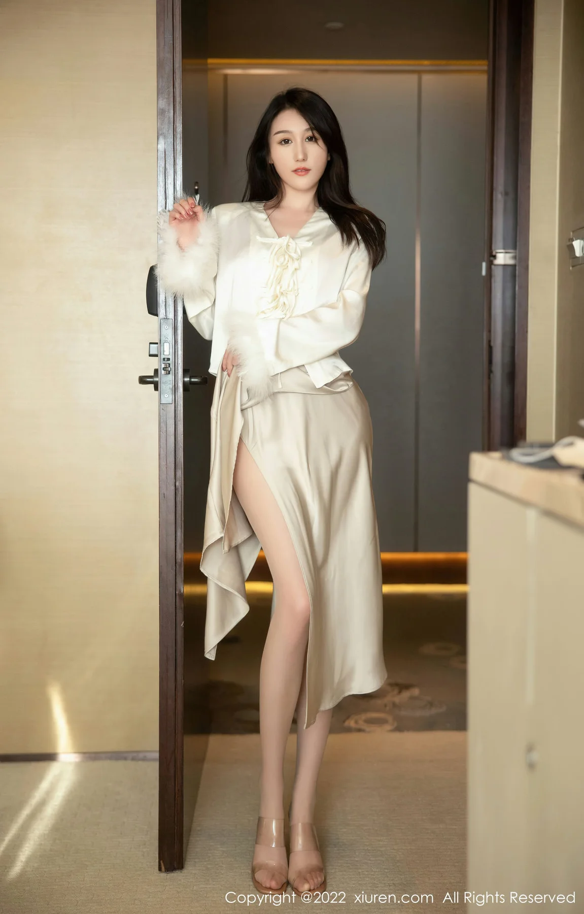 XiuRen 秀人 No.5734 薇薇酱 红色蕾丝内衣第二套写真 - 7